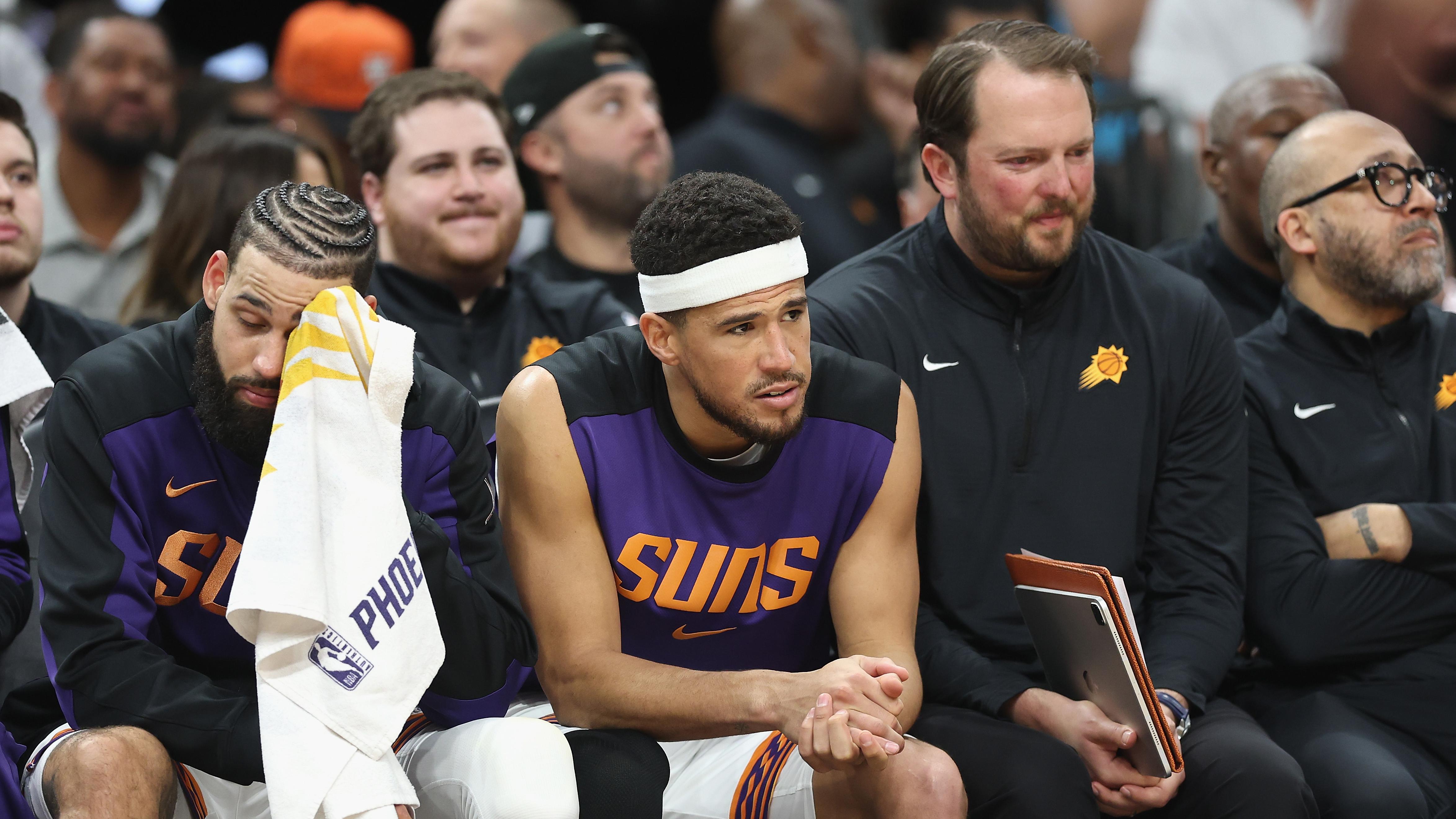 San Antonio Spurs v Phoenix Suns