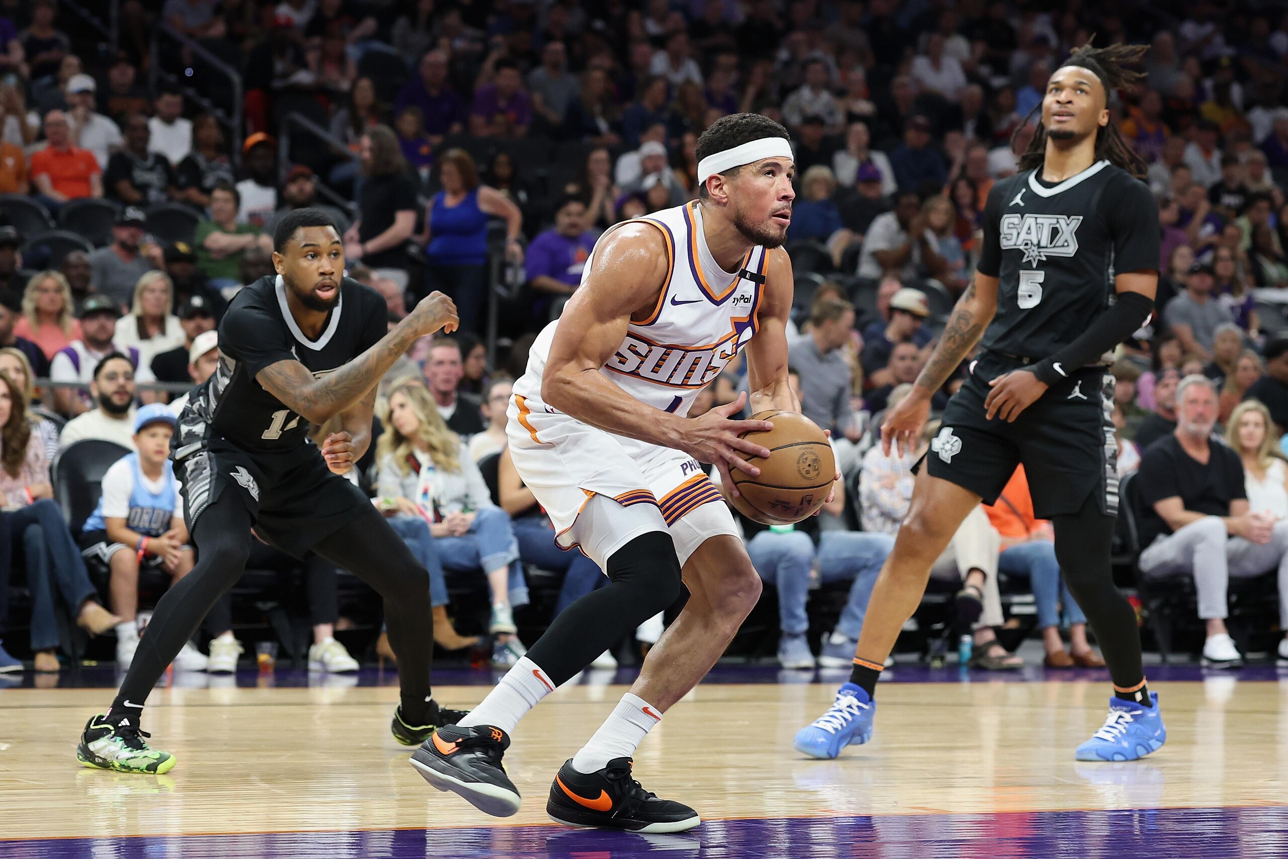 San Antonio Spurs v Phoenix Suns
