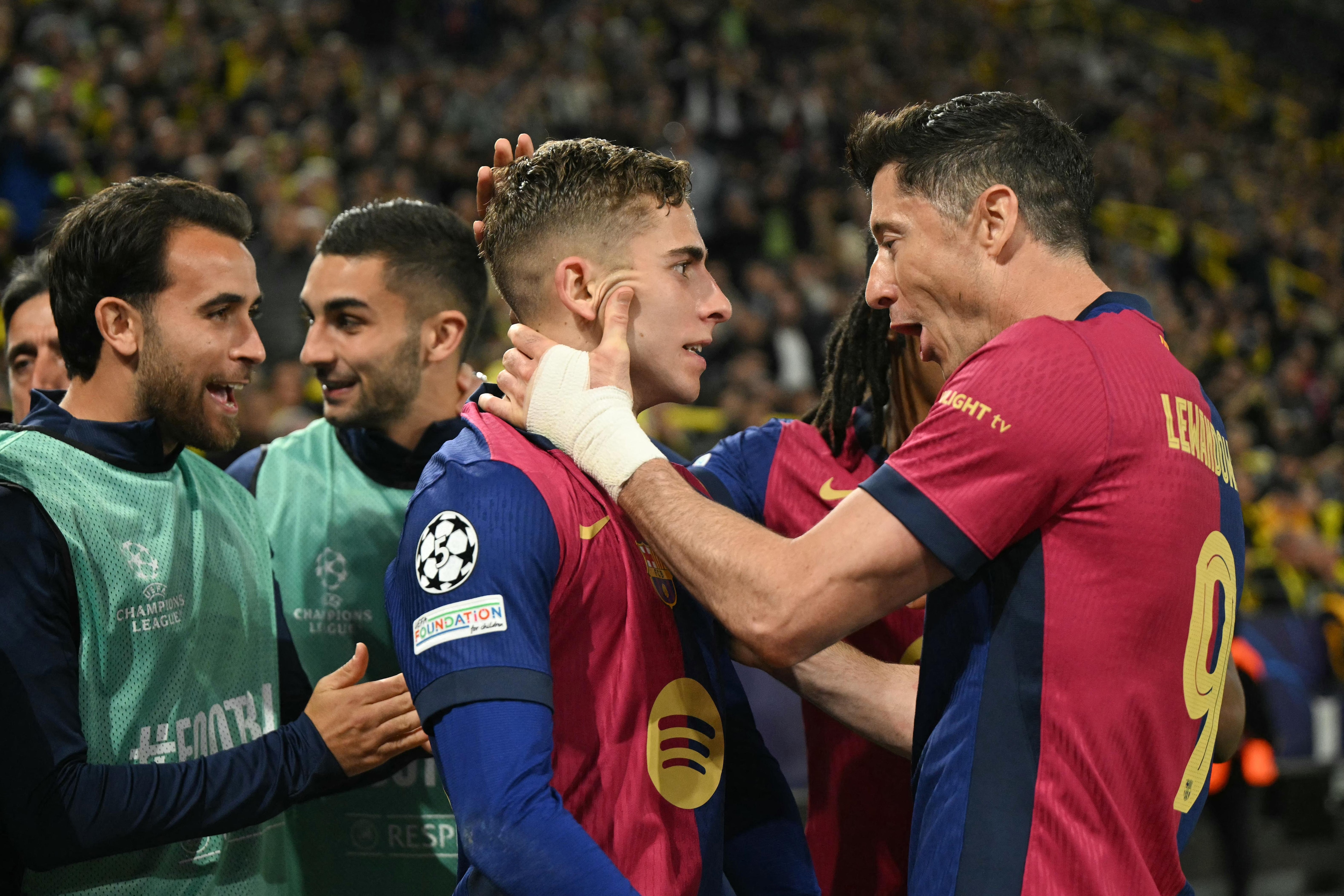 Barcelona Celebrated by Fans After Advancing to UCL Semi-Final Over ...