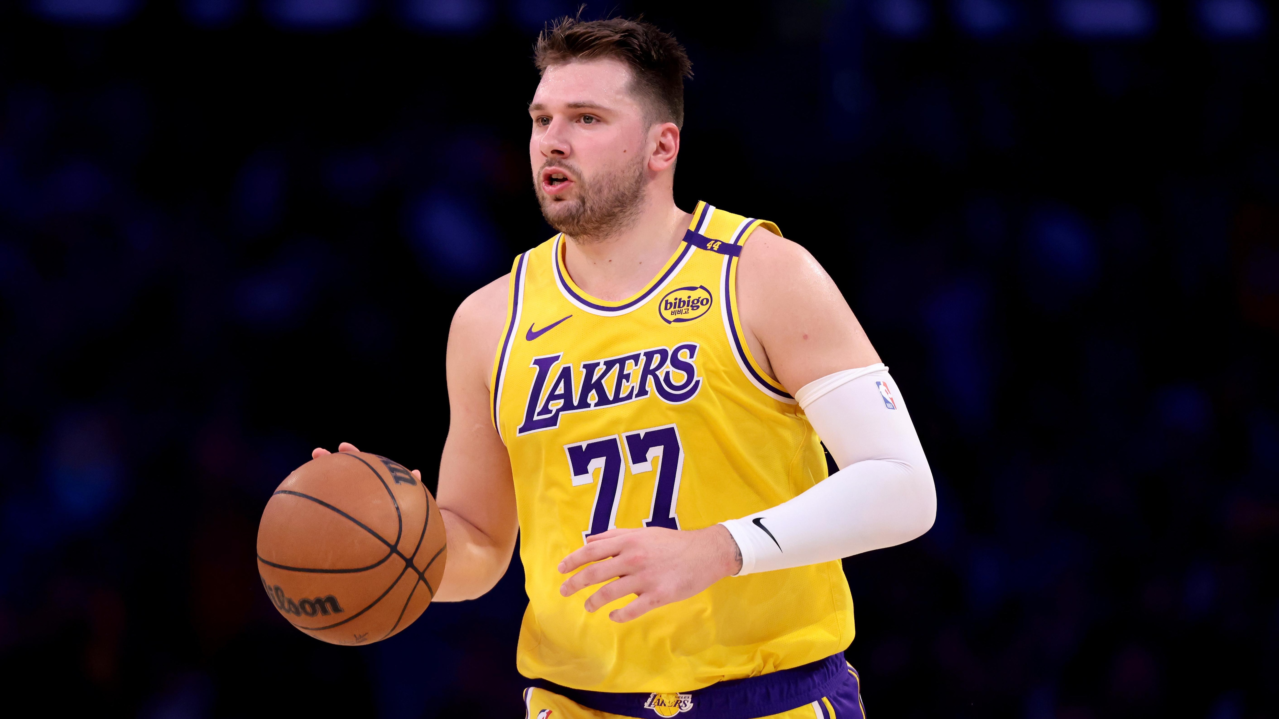Houston Rockets v Los Angeles Lakers Houston Rockets v Los Angeles Lakers