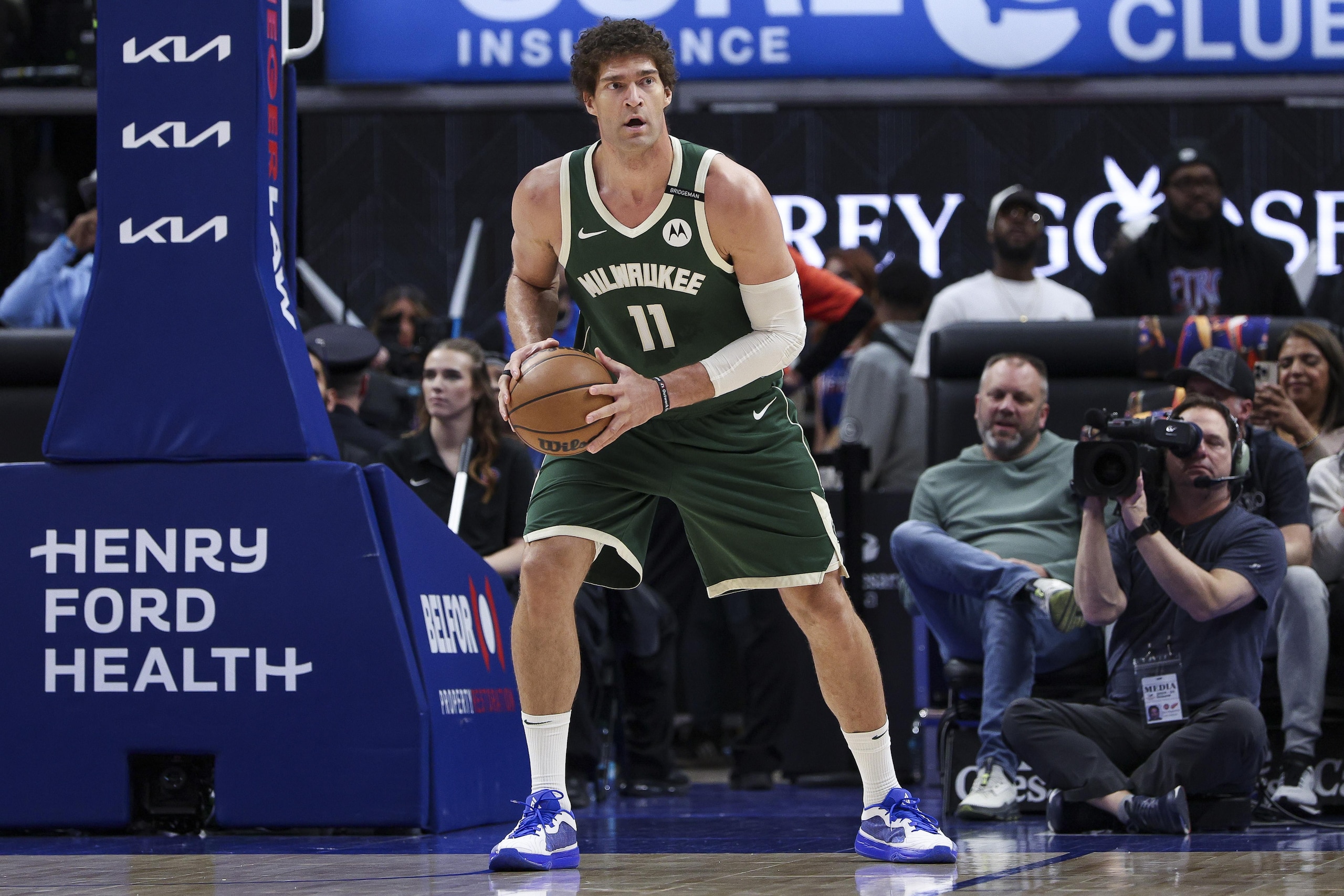 Milwaukee Bucks v Detroit Pistons
