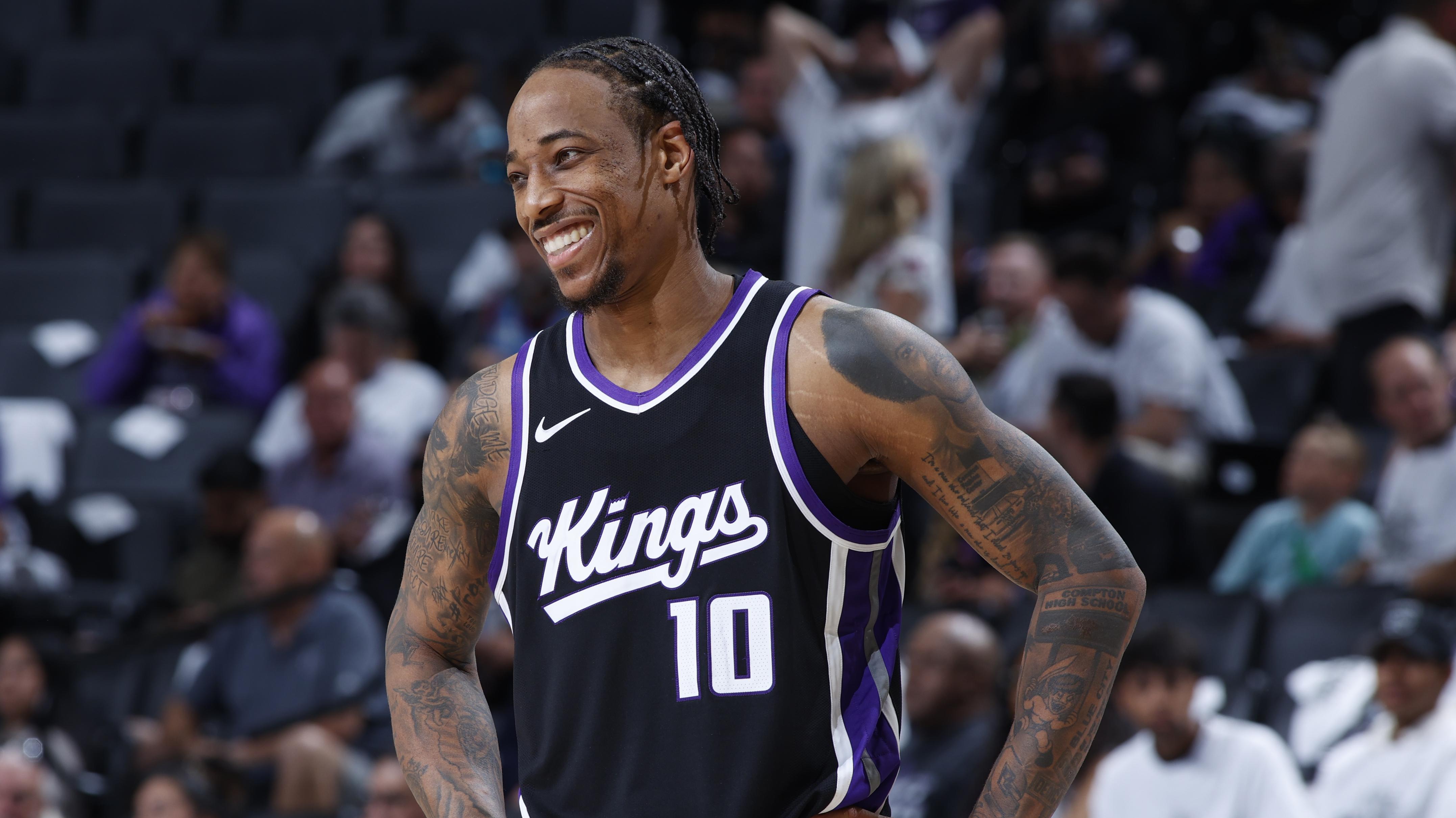 DeMar DeRozan Calls Out NBA Players for Checking Social Media Mentions at Halftime