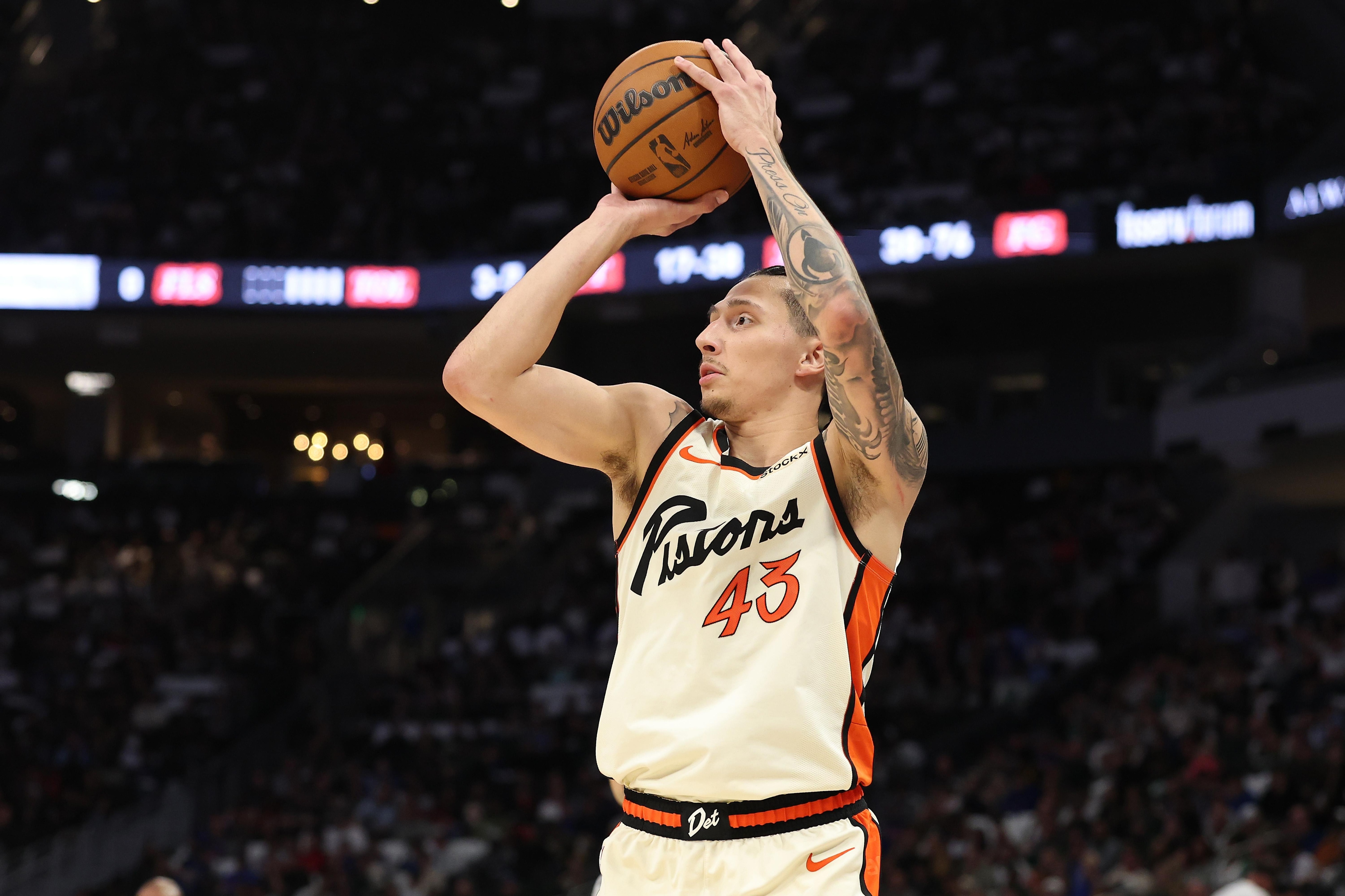 Detroit Pistons v Milwaukee Bucks