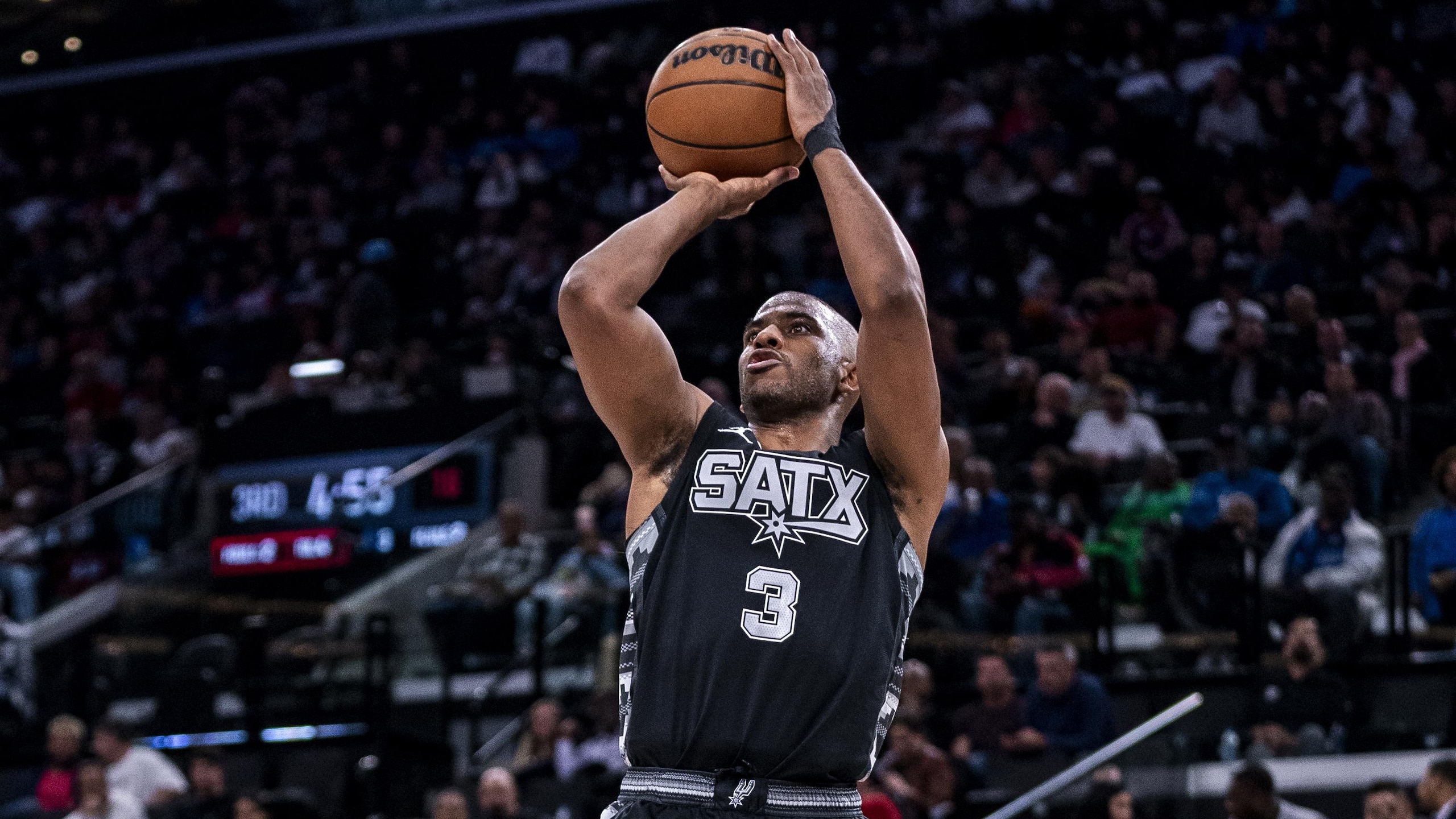 San Antonio Spurs v LA Clippers