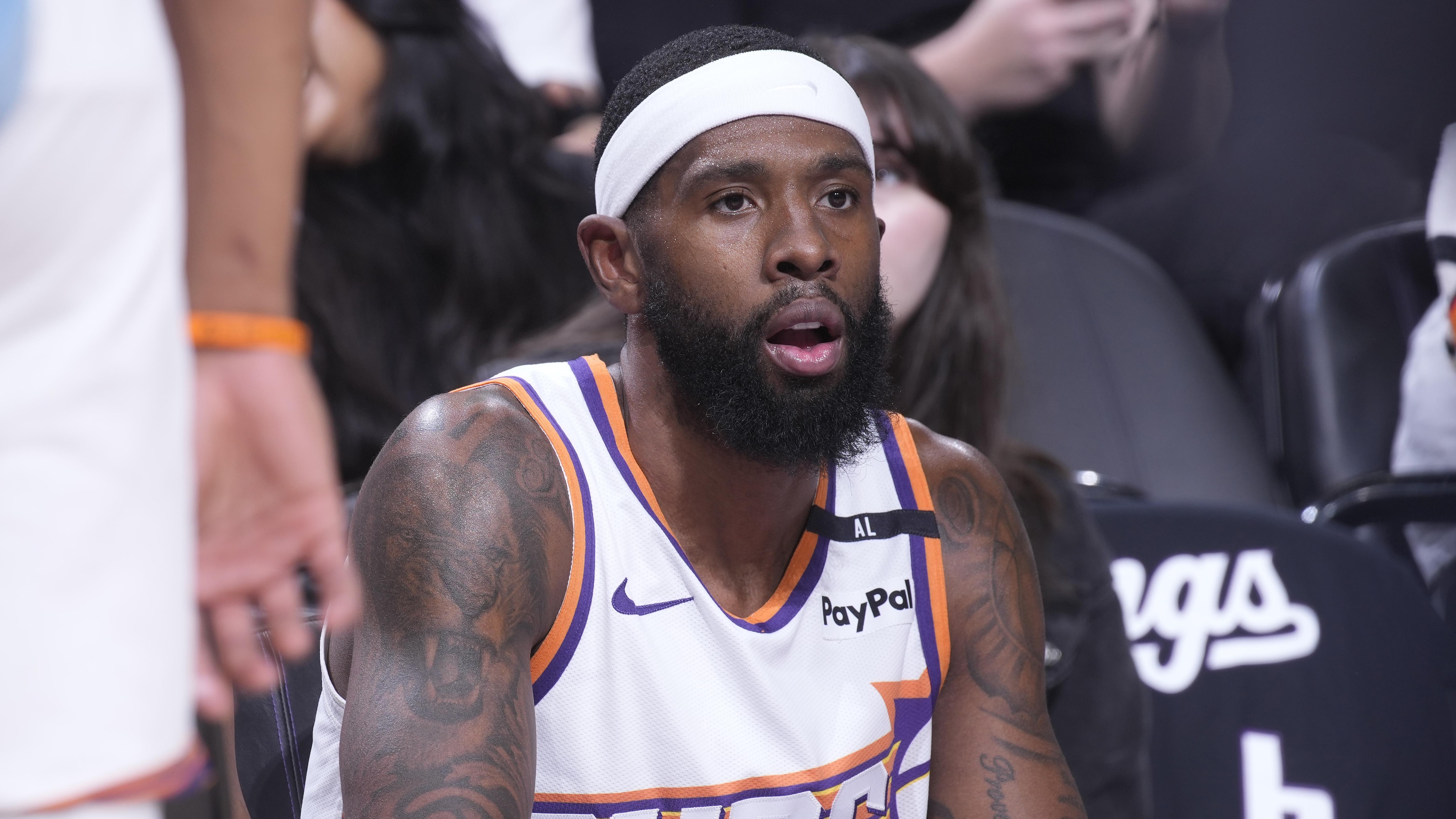 Phoenix Suns v Sacramento Kings