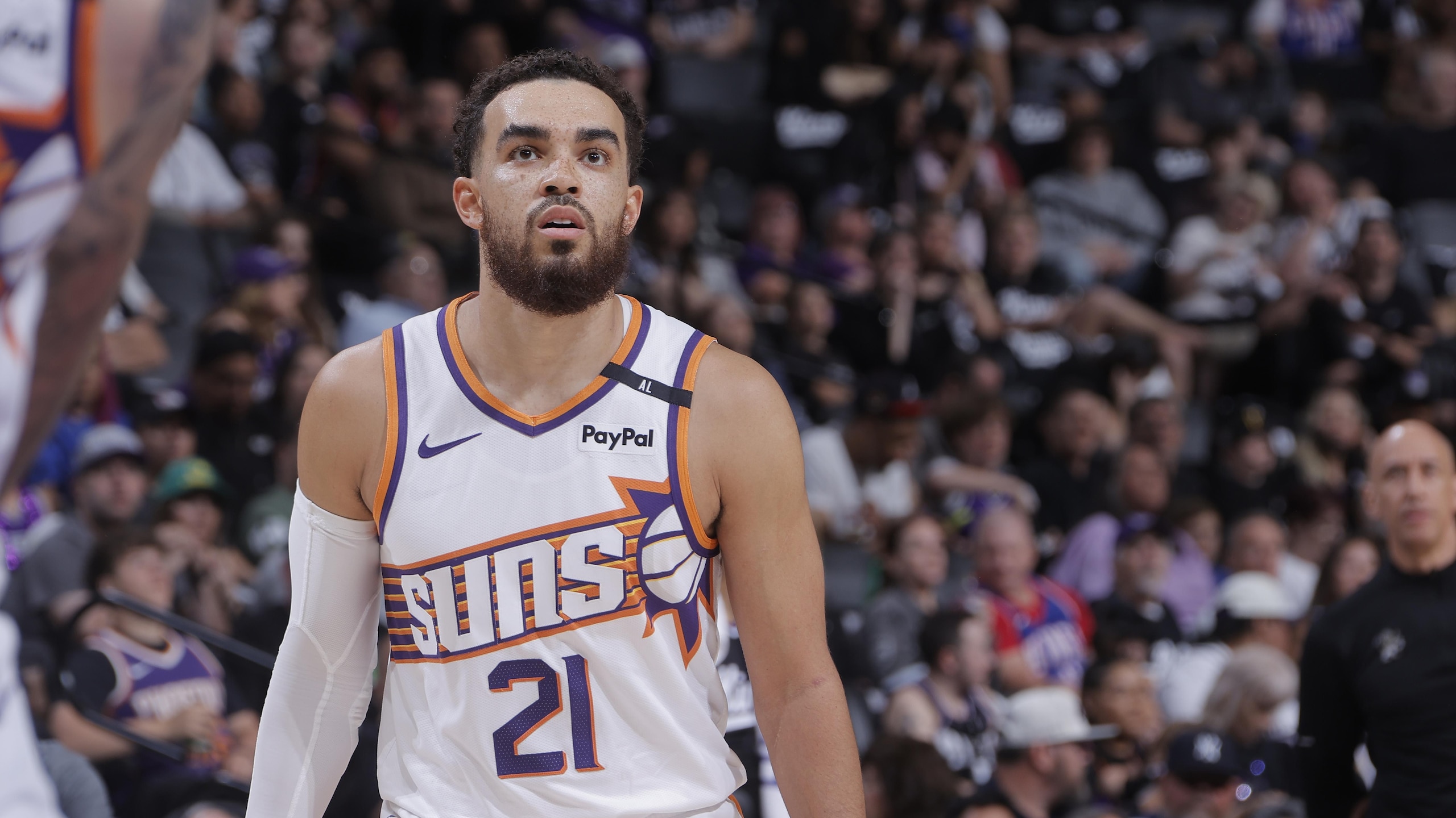 Phoenix Suns v Sacramento Kings