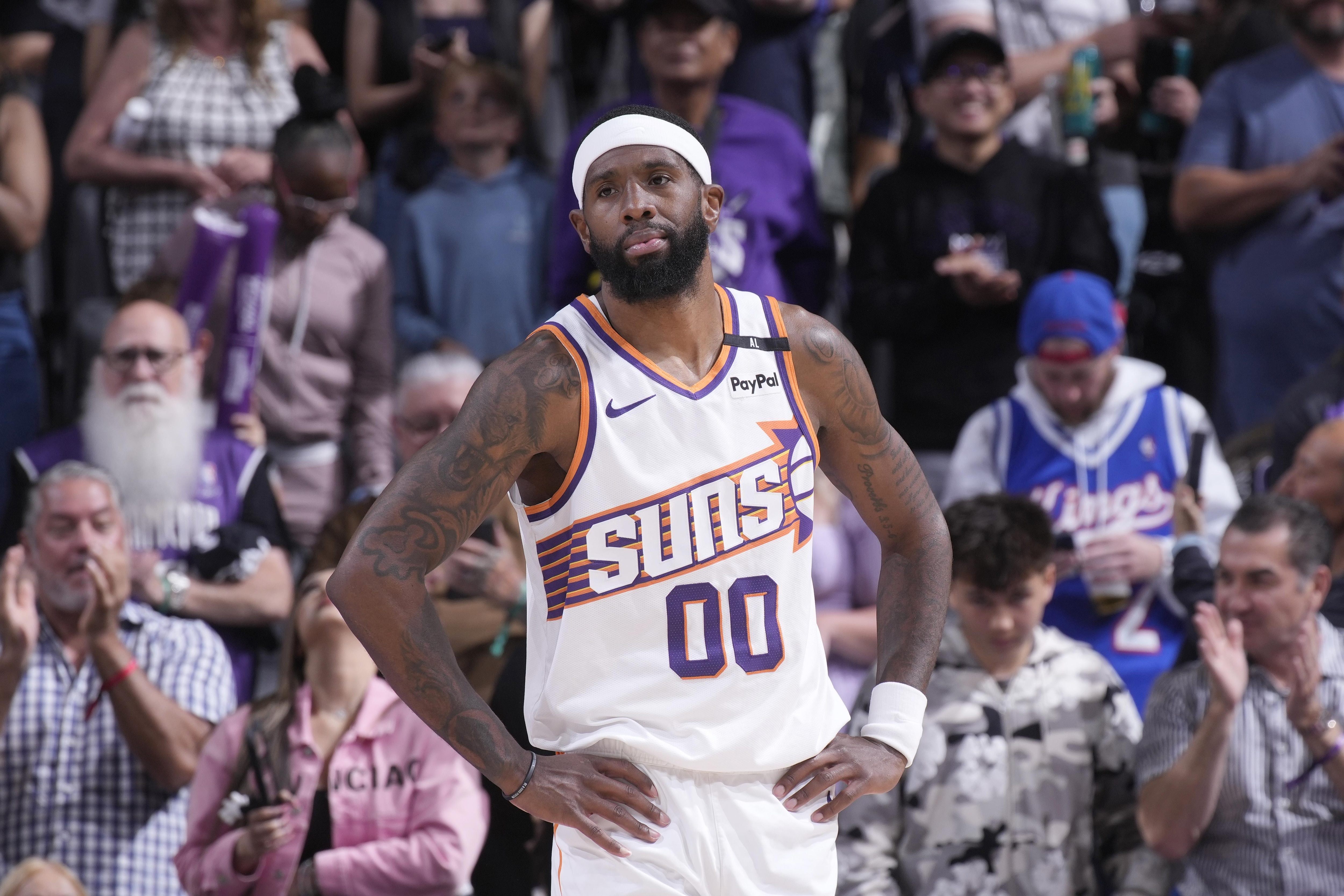 Phoenix Suns v Sacramento Kings