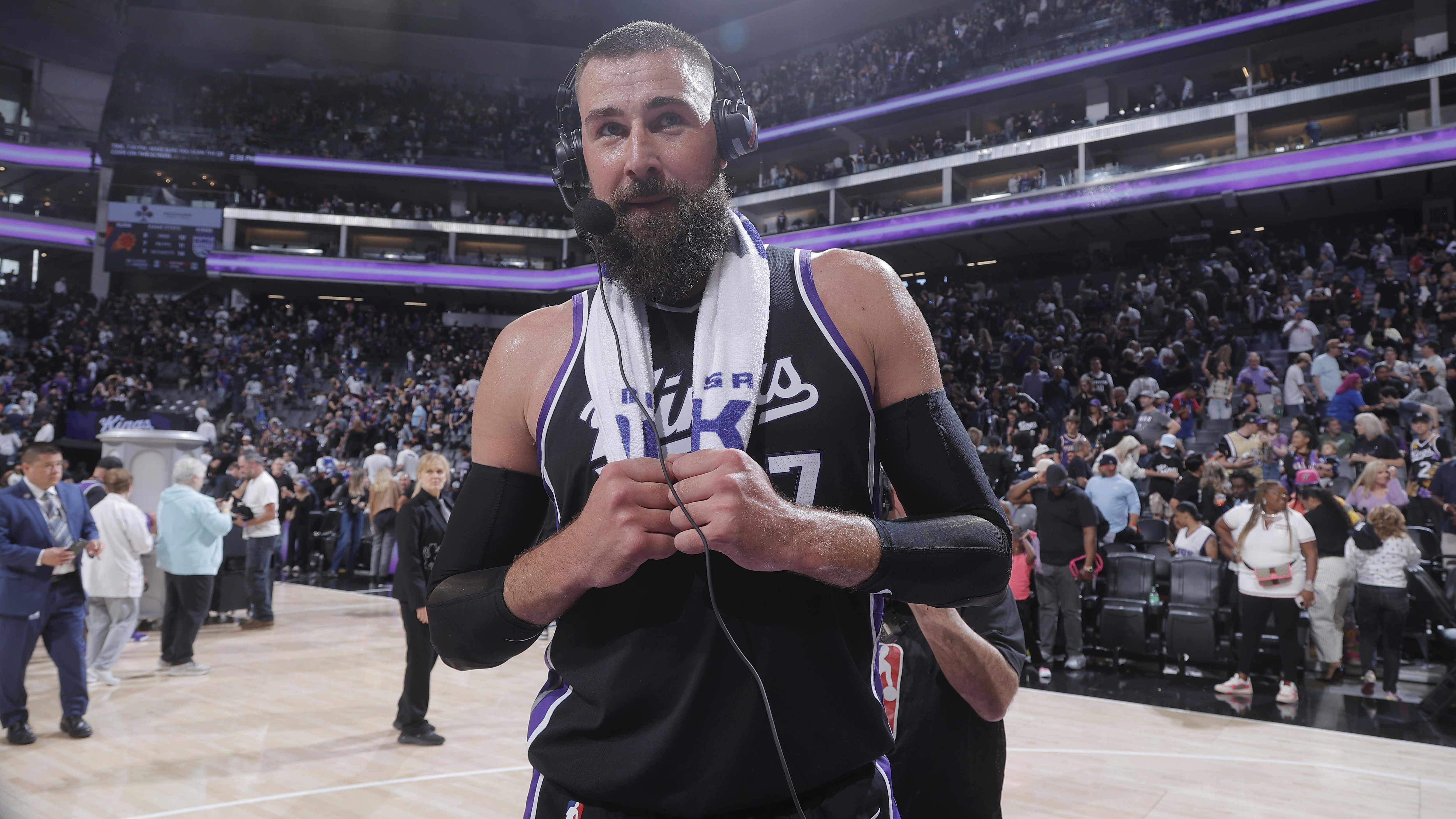 Phoenix Suns v Sacramento Kings