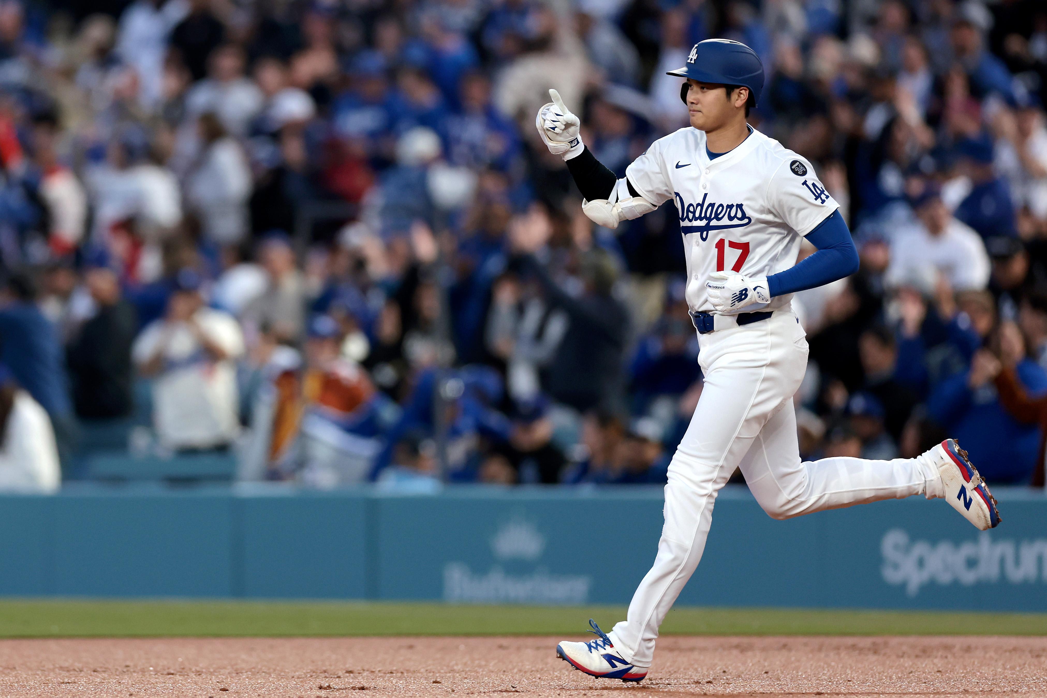 Dodgers 'Shohei Ohtani' todavía está a un par de meses de su regreso al pitcheo, dice Roberts