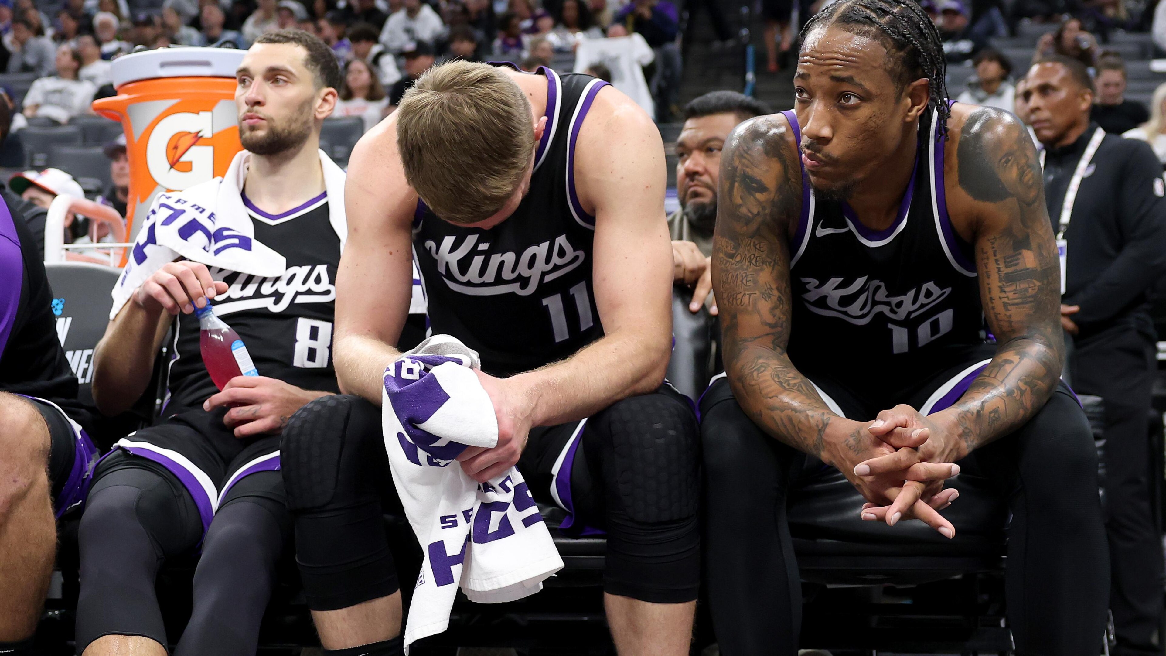 Dallas Mavericks v Sacramento Kings - Play-In Tournament