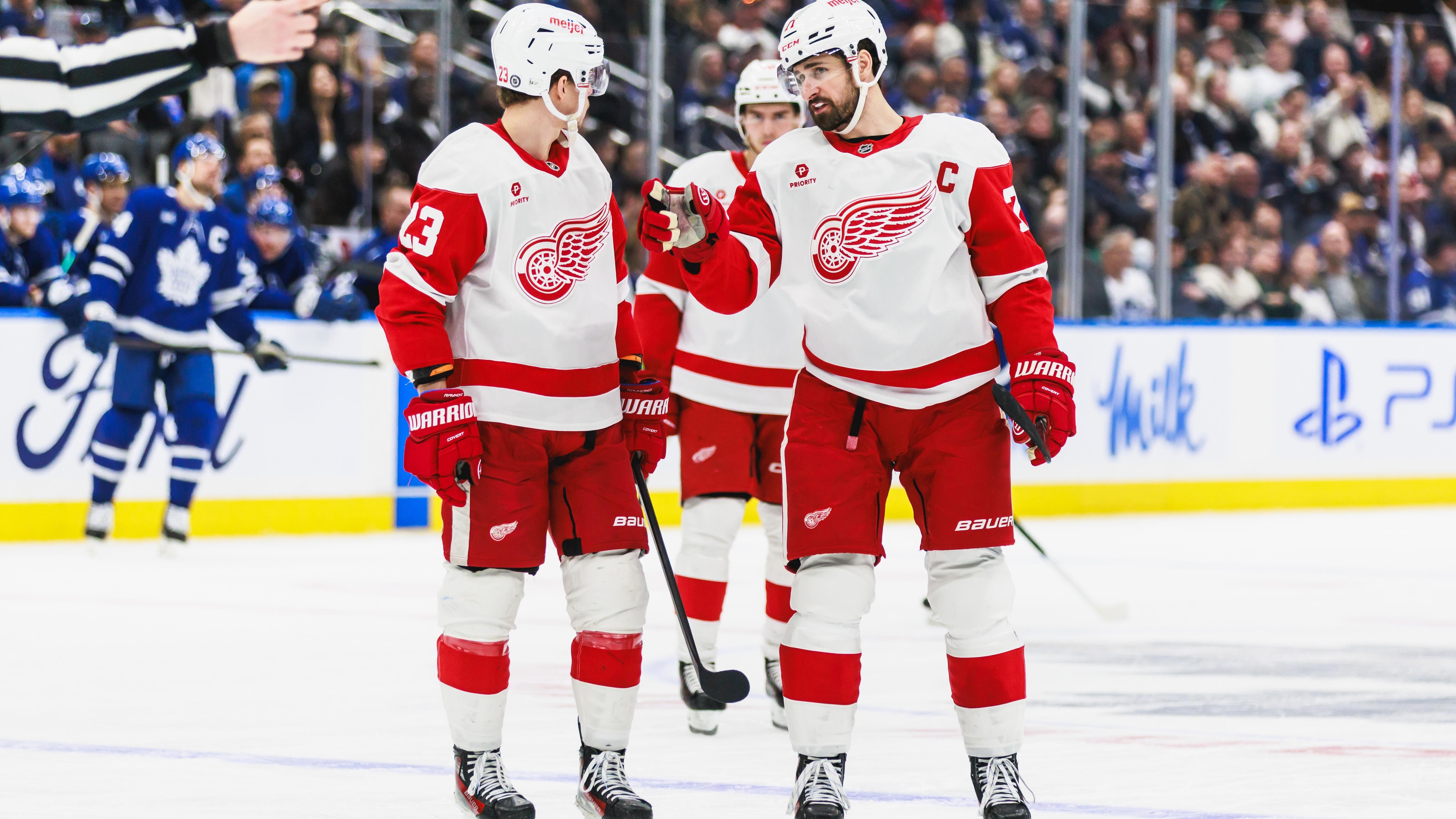 NHL: APR 17 Red Wings at Maple Leafs