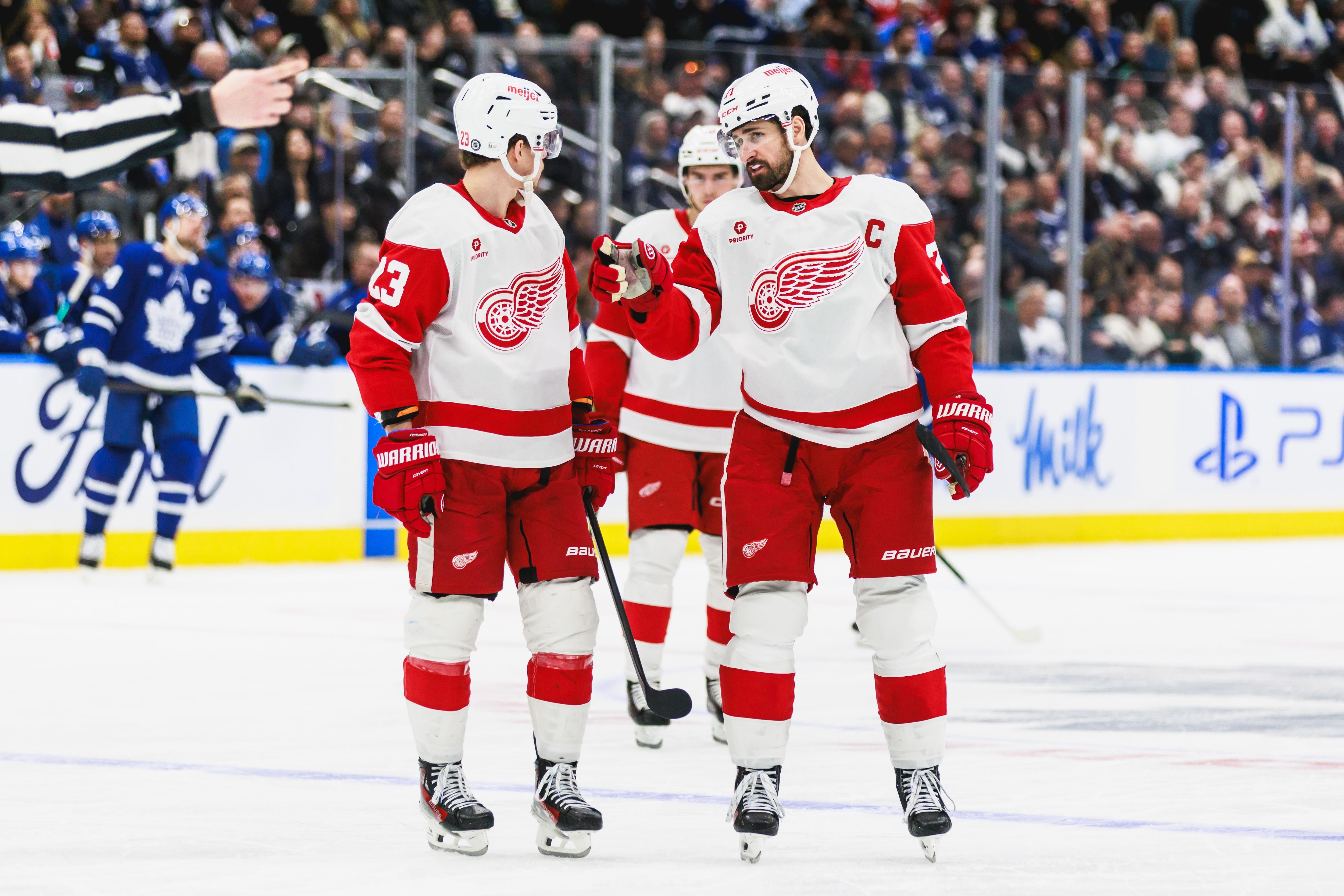 NHL: APR 17 Red Wings at Maple Leafs