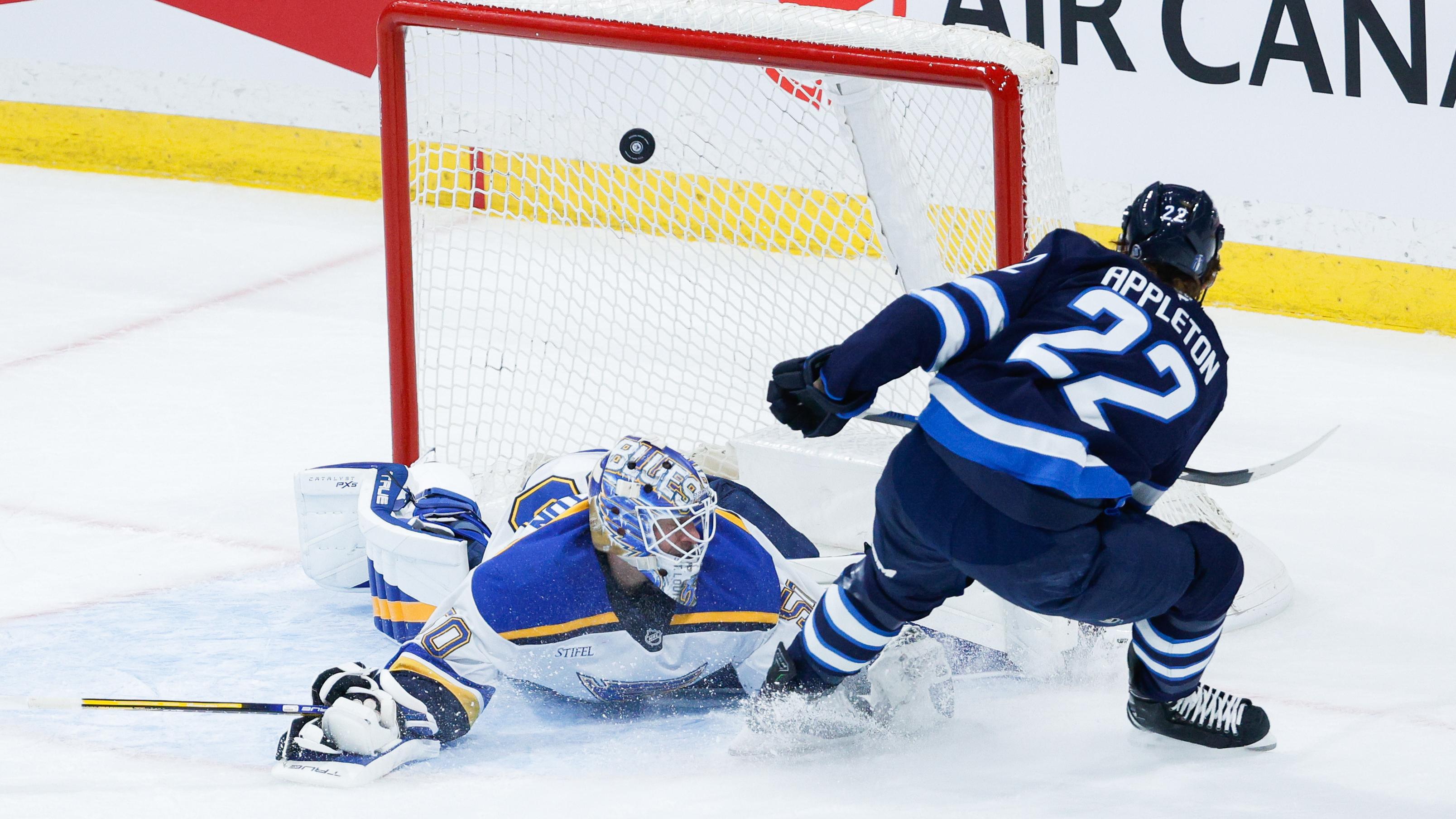 NHL: APR 21 Stanley Cup Playoffs First Round Blues at Jets