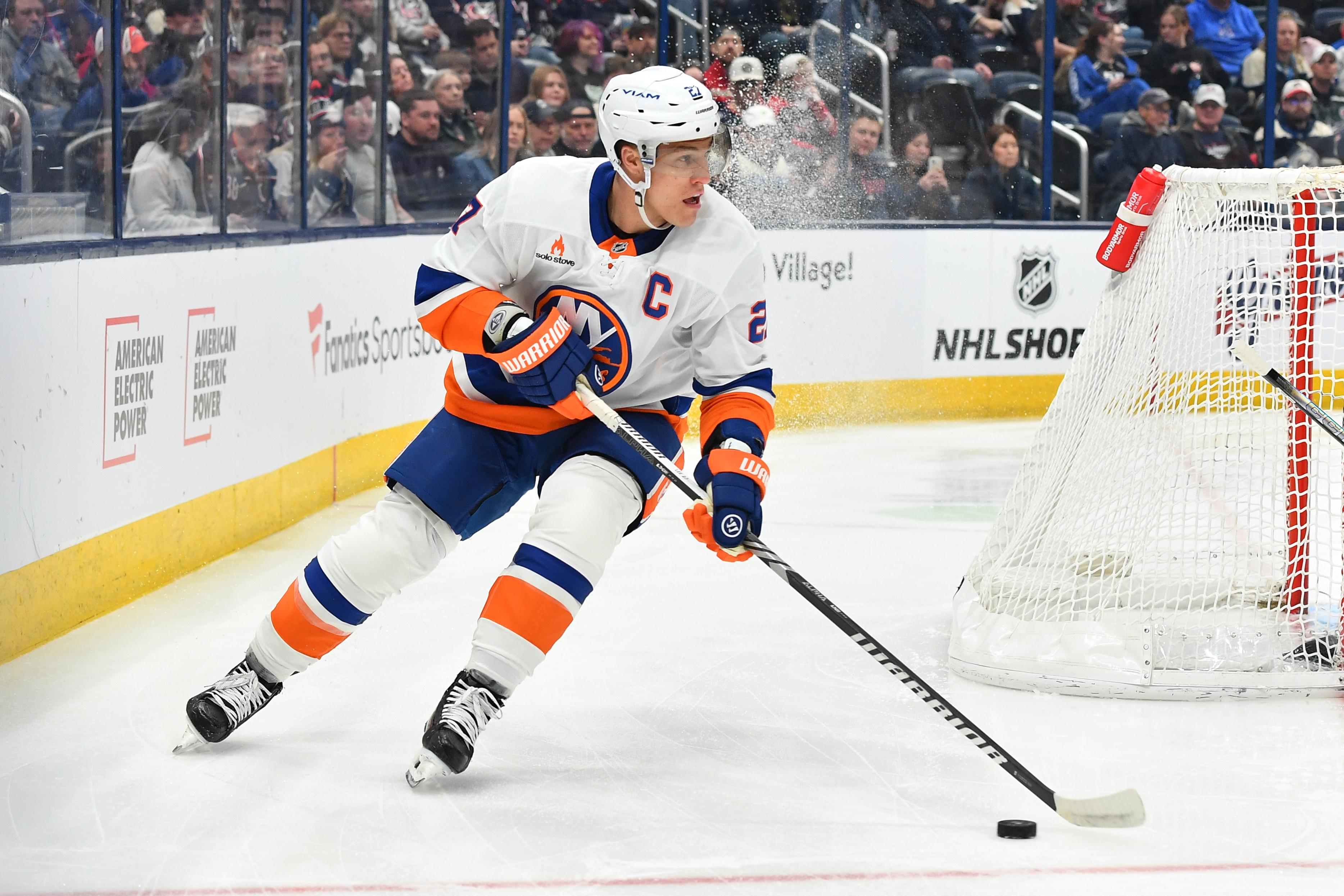 New York Islanders v Columbus Blue Jackets