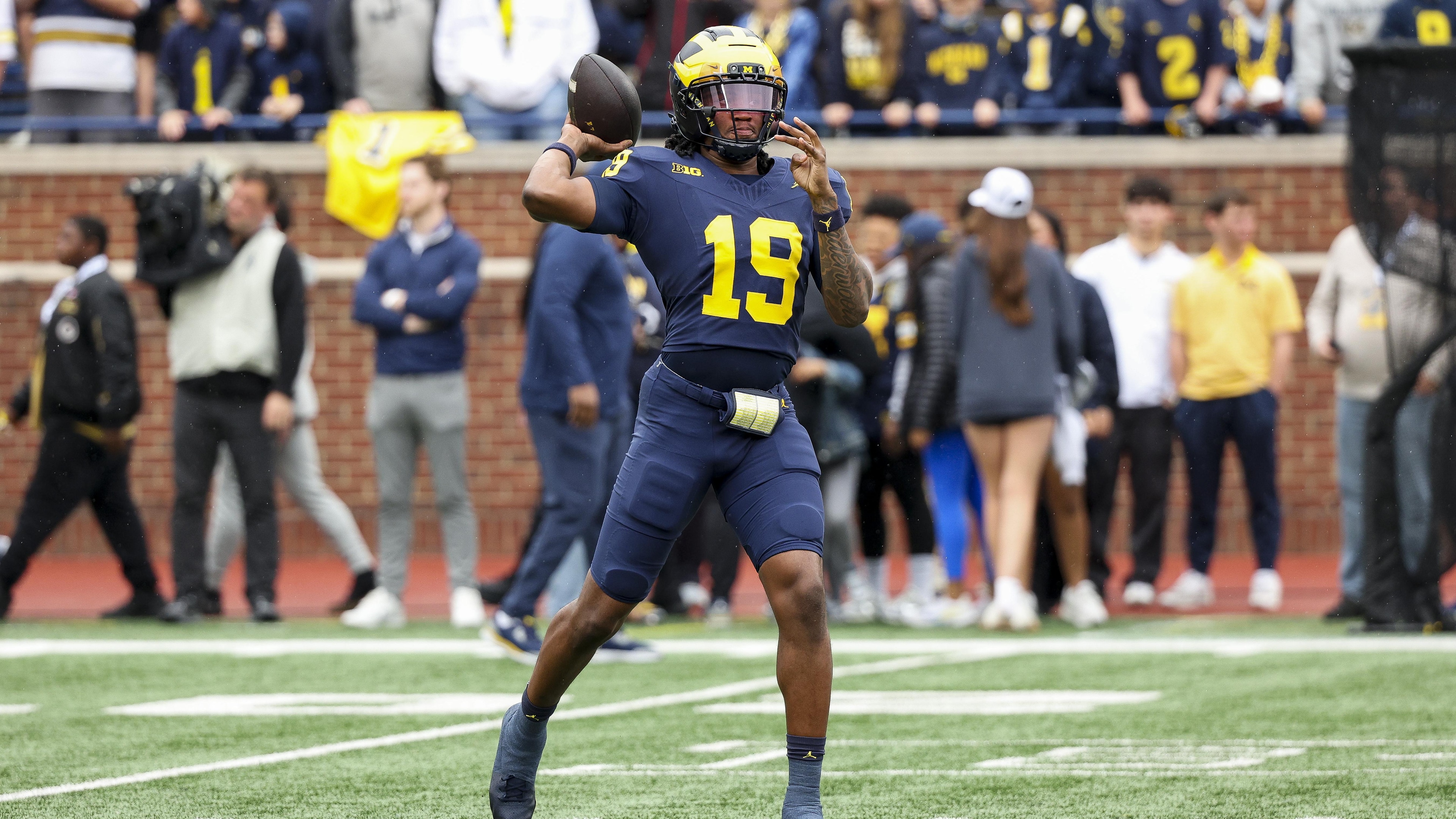 Michigan Maize vs Blue Spring Game