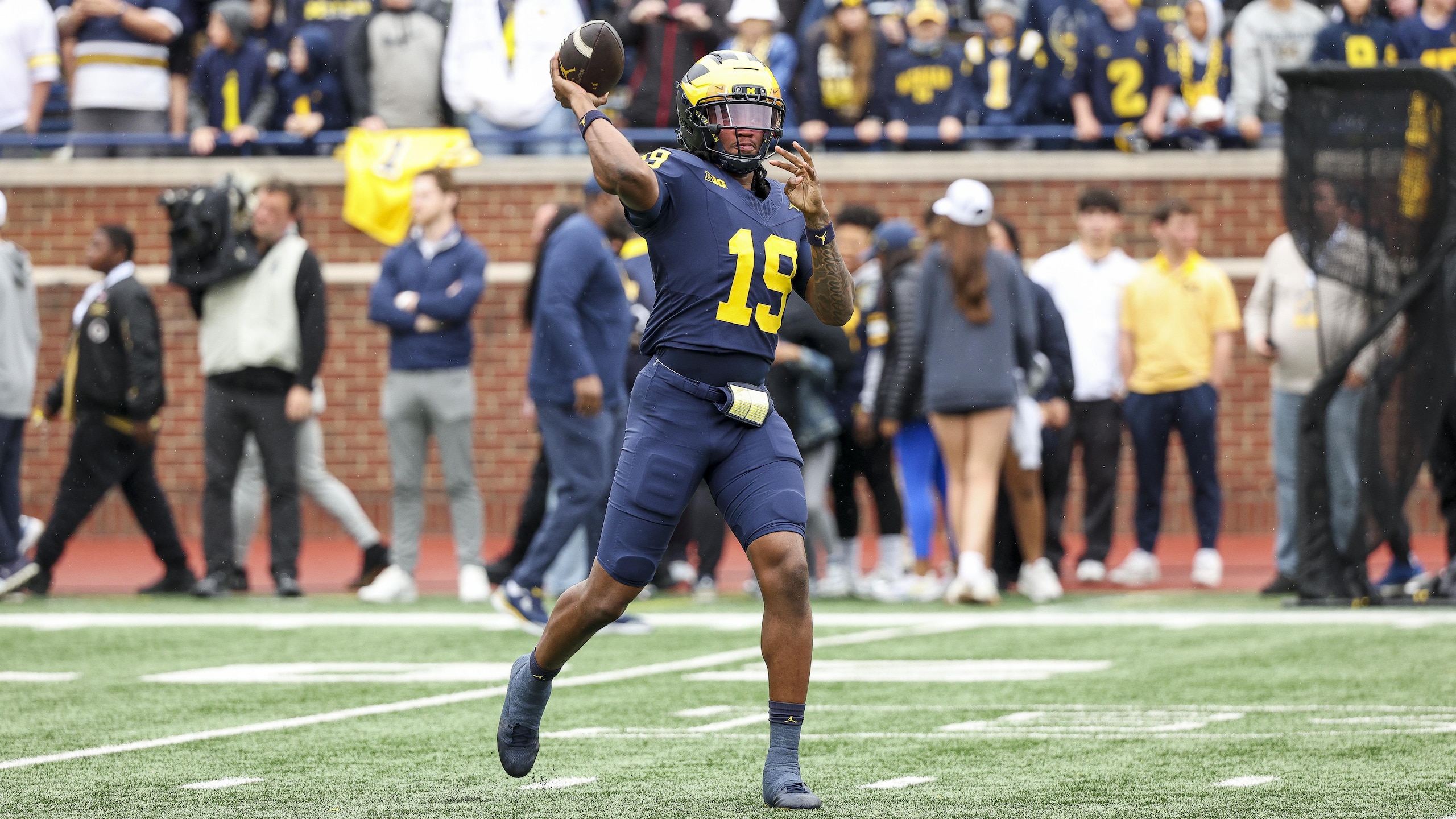 Michigan Maize vs Blue Spring Game