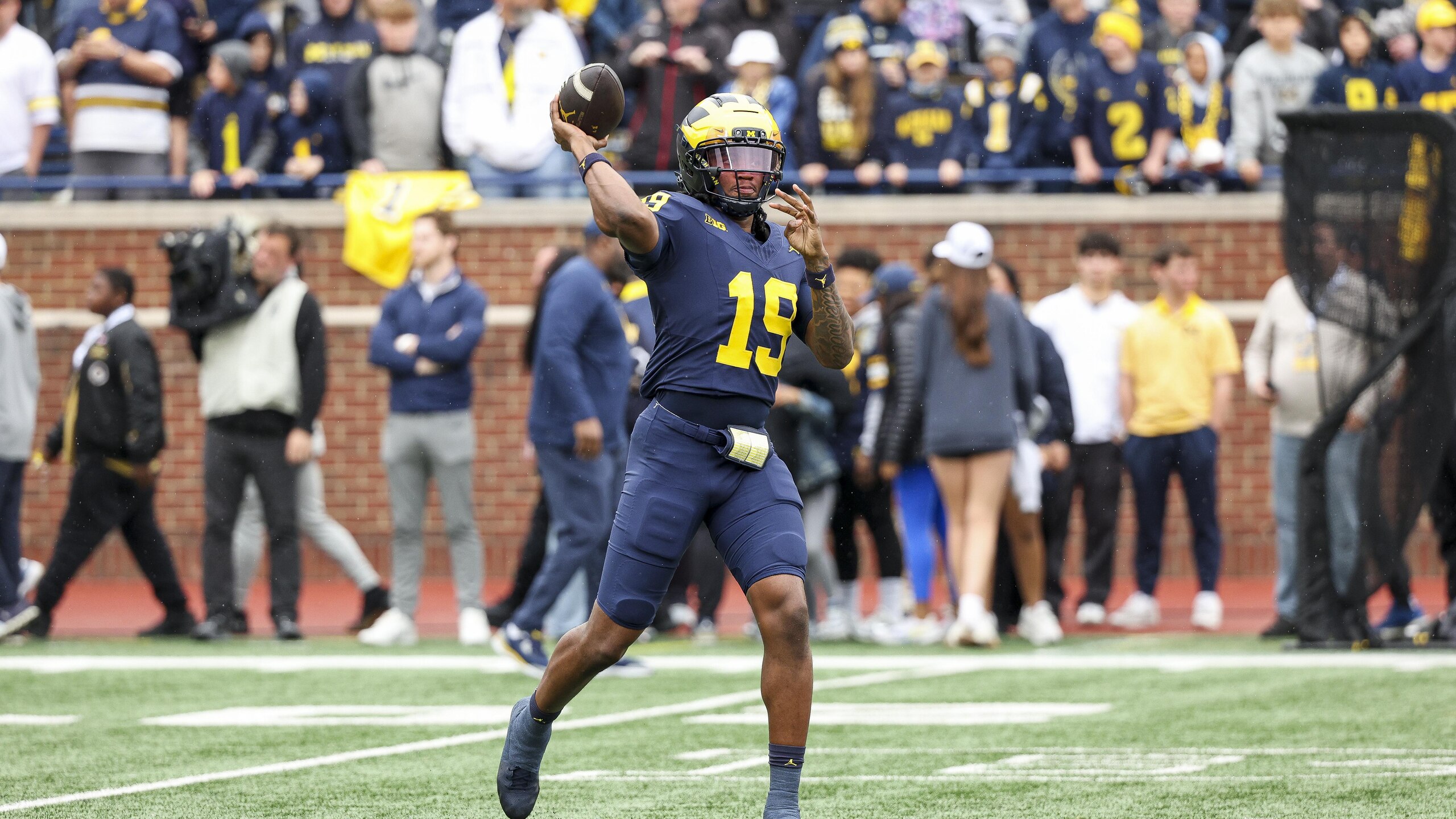 Michigan Maize vs Blue Spring Game