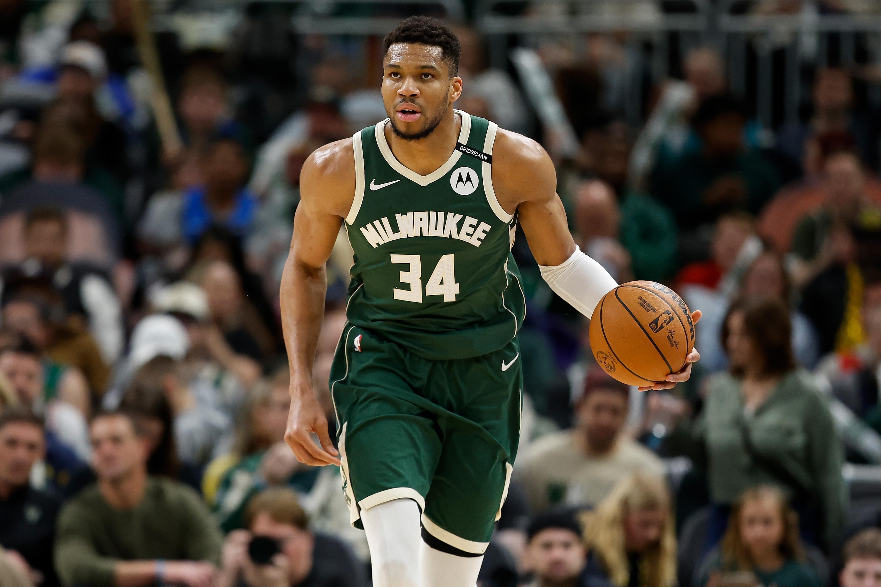 Giannis Tweet 'Uh Oh' After Kevin Durant Trade to Rockets amid Rumors