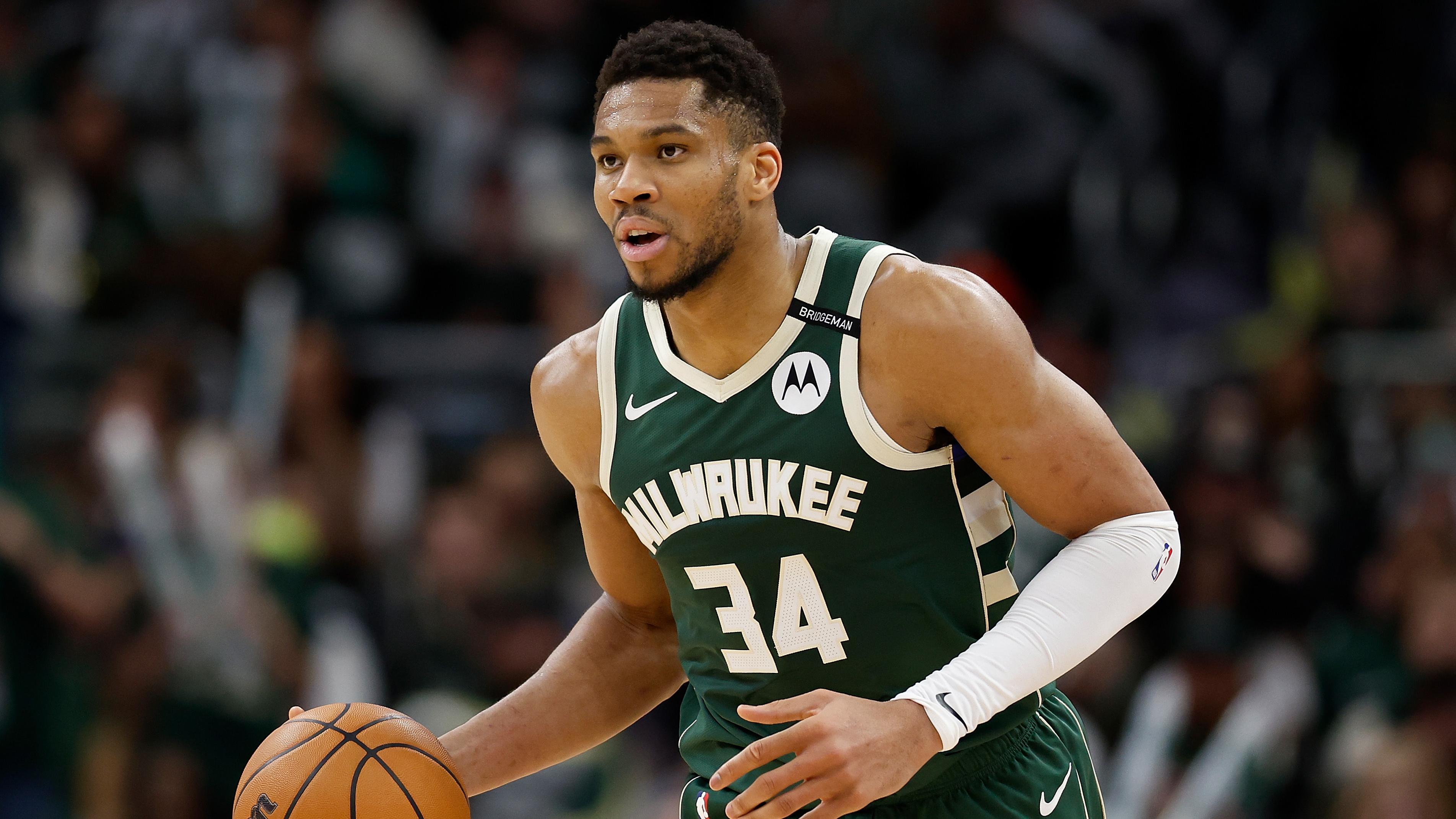 Indiana Pacers v Milwaukee Bucks - Game Three