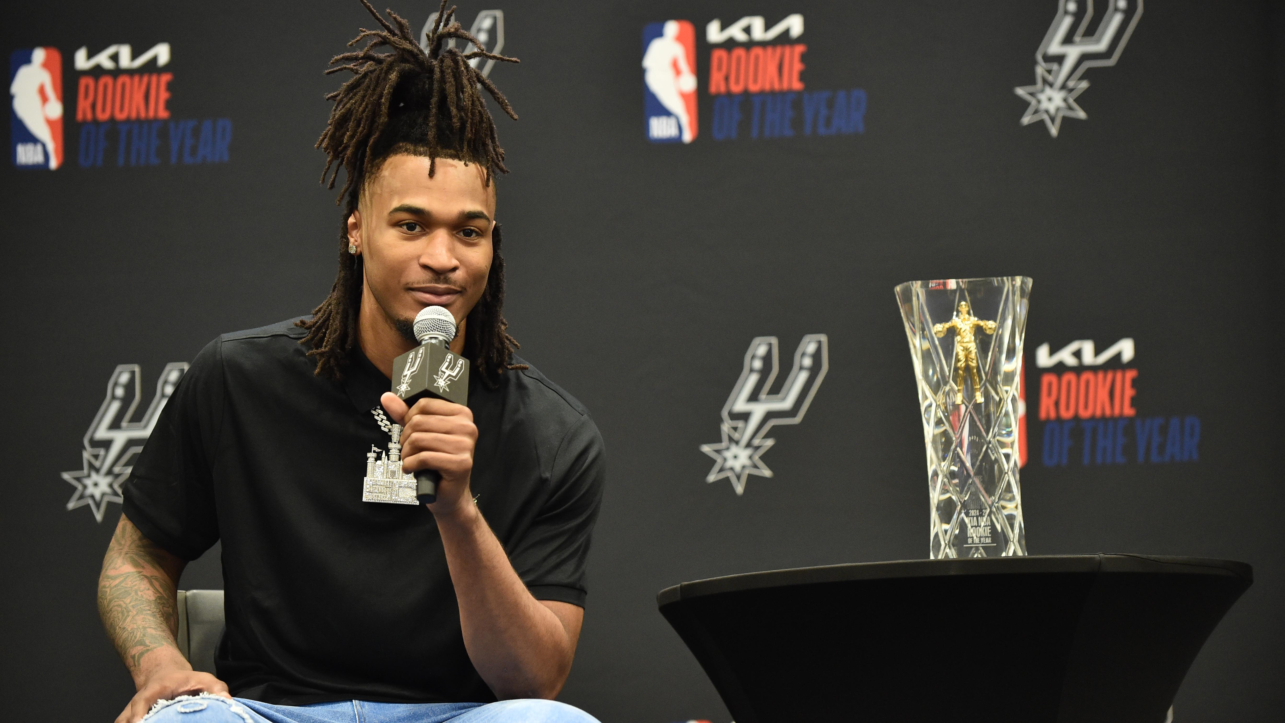 San Antonio Spurs Stephon Castle Named Rookie Of The Year