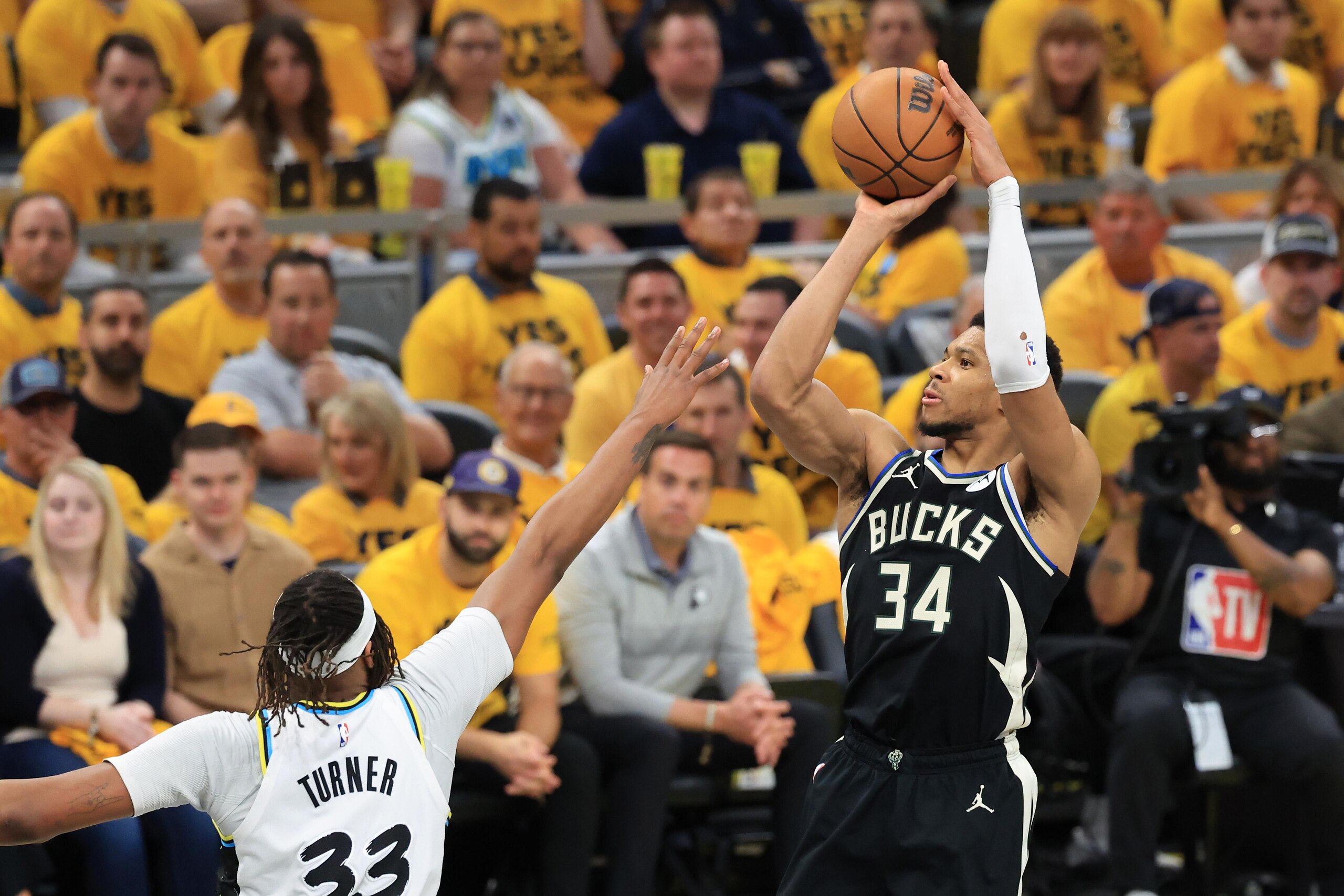 Milwaukee Bucks v Indiana Pacers - Game Five