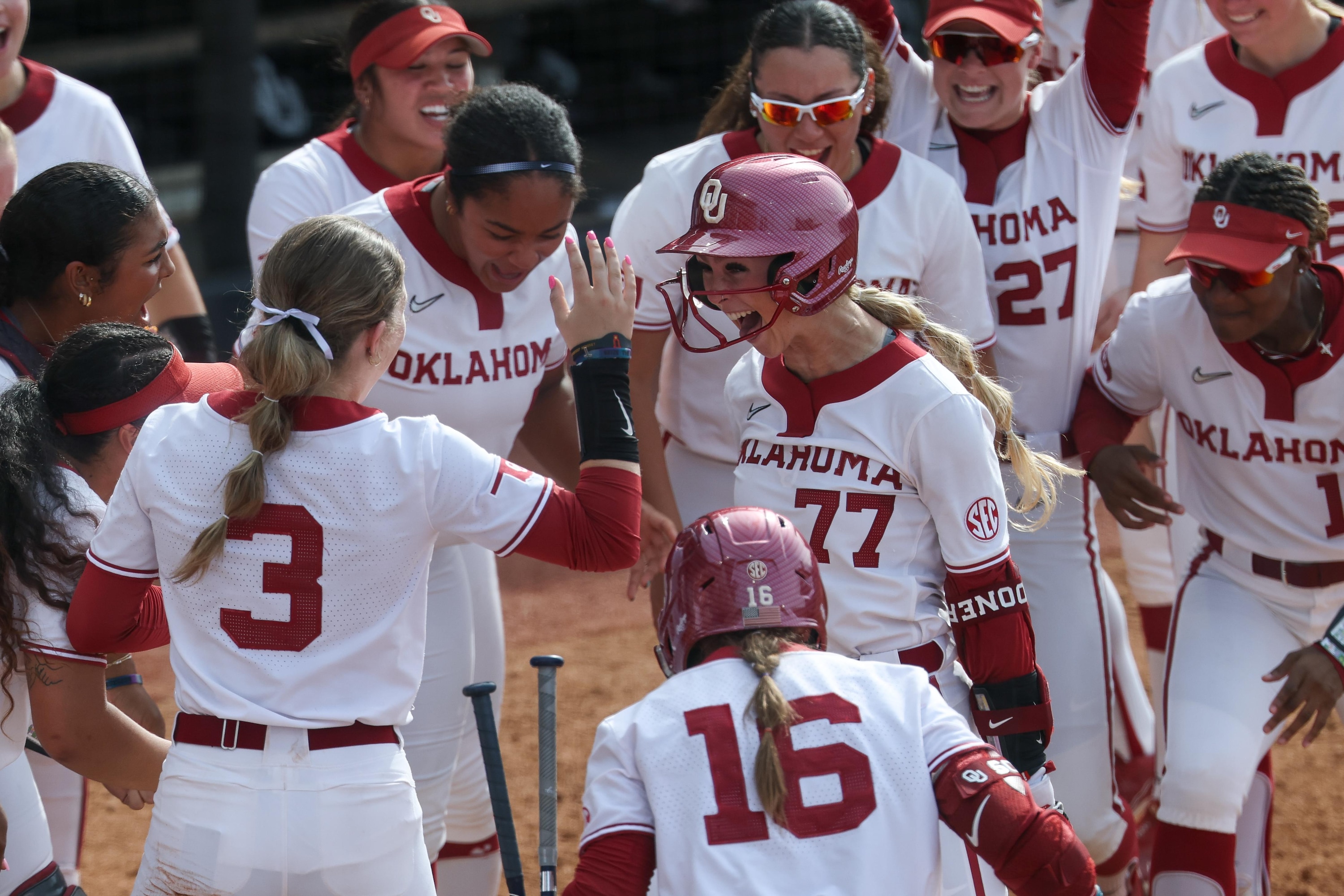 NCAA Softball Championships 2025 Dates, TV Schedule, Times, Bracket and More