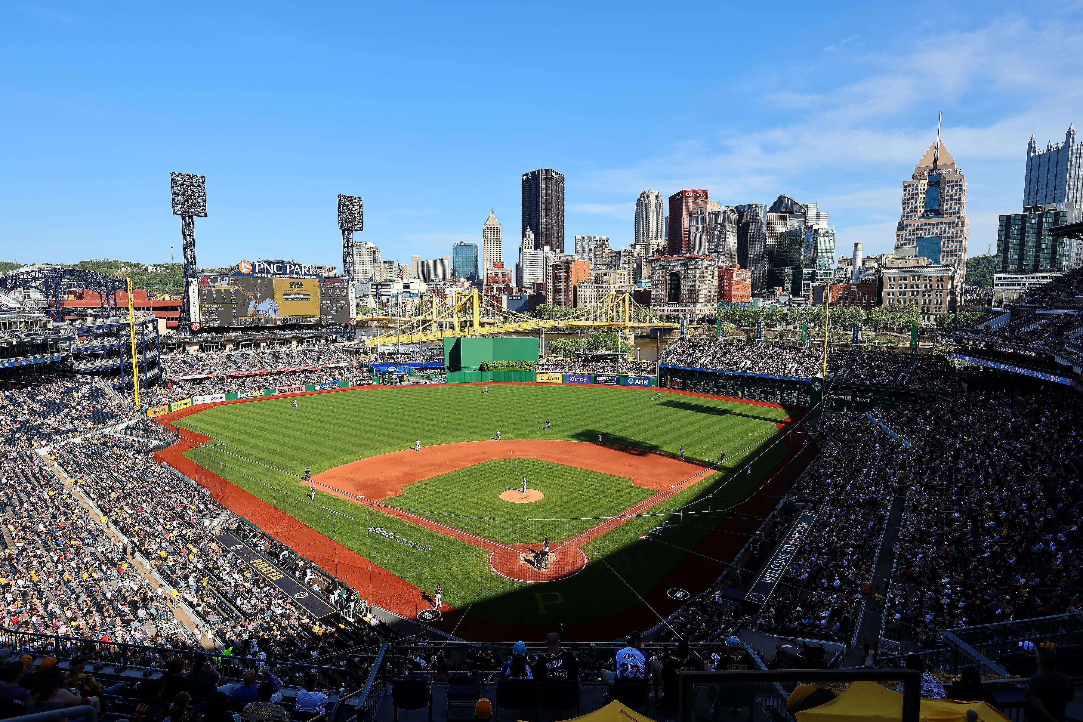 MLB: MAY 10 Braves at Pirates