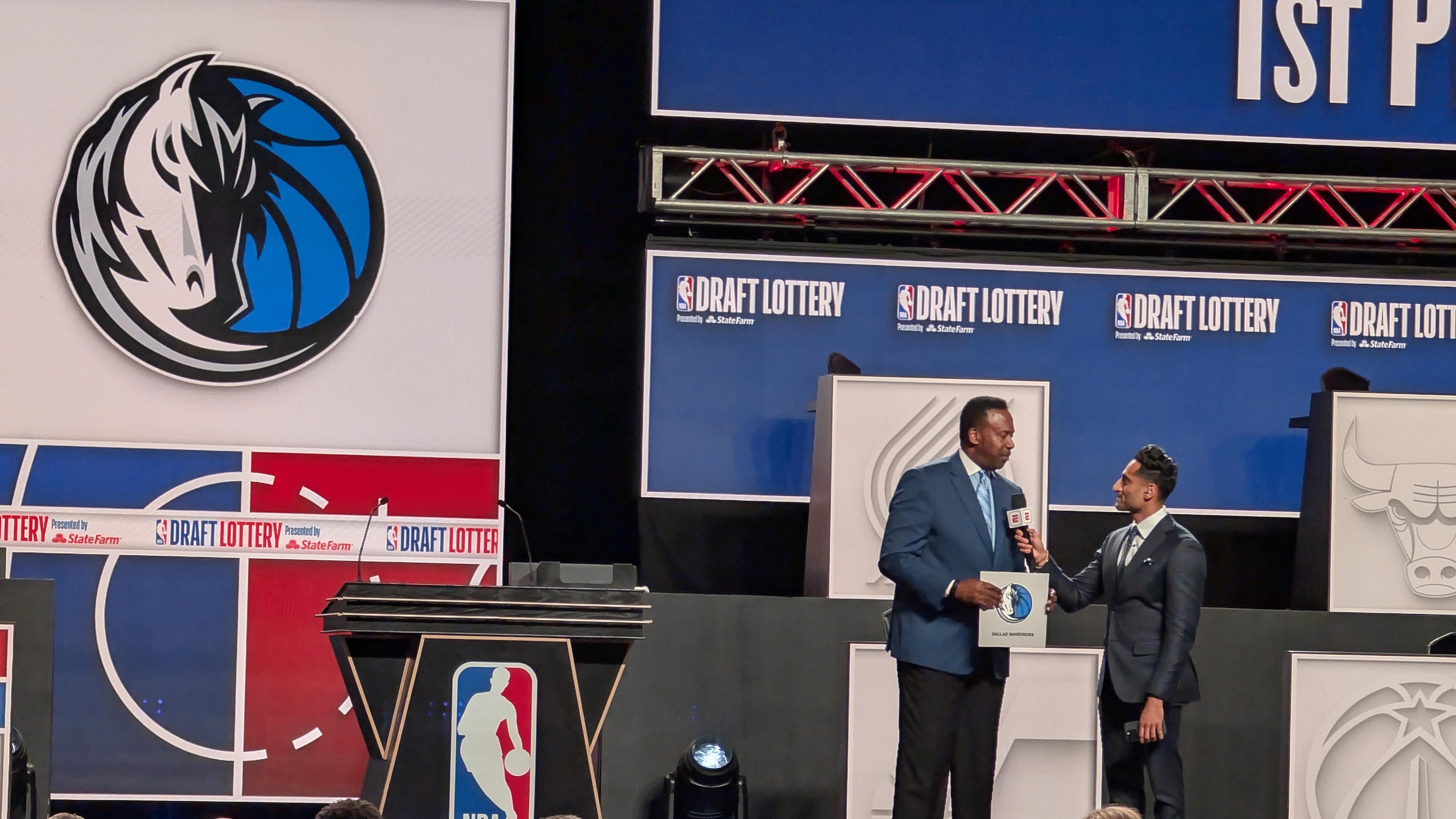 Dallas Maverics won the 2025 NBA Draft Lottery in Chicago