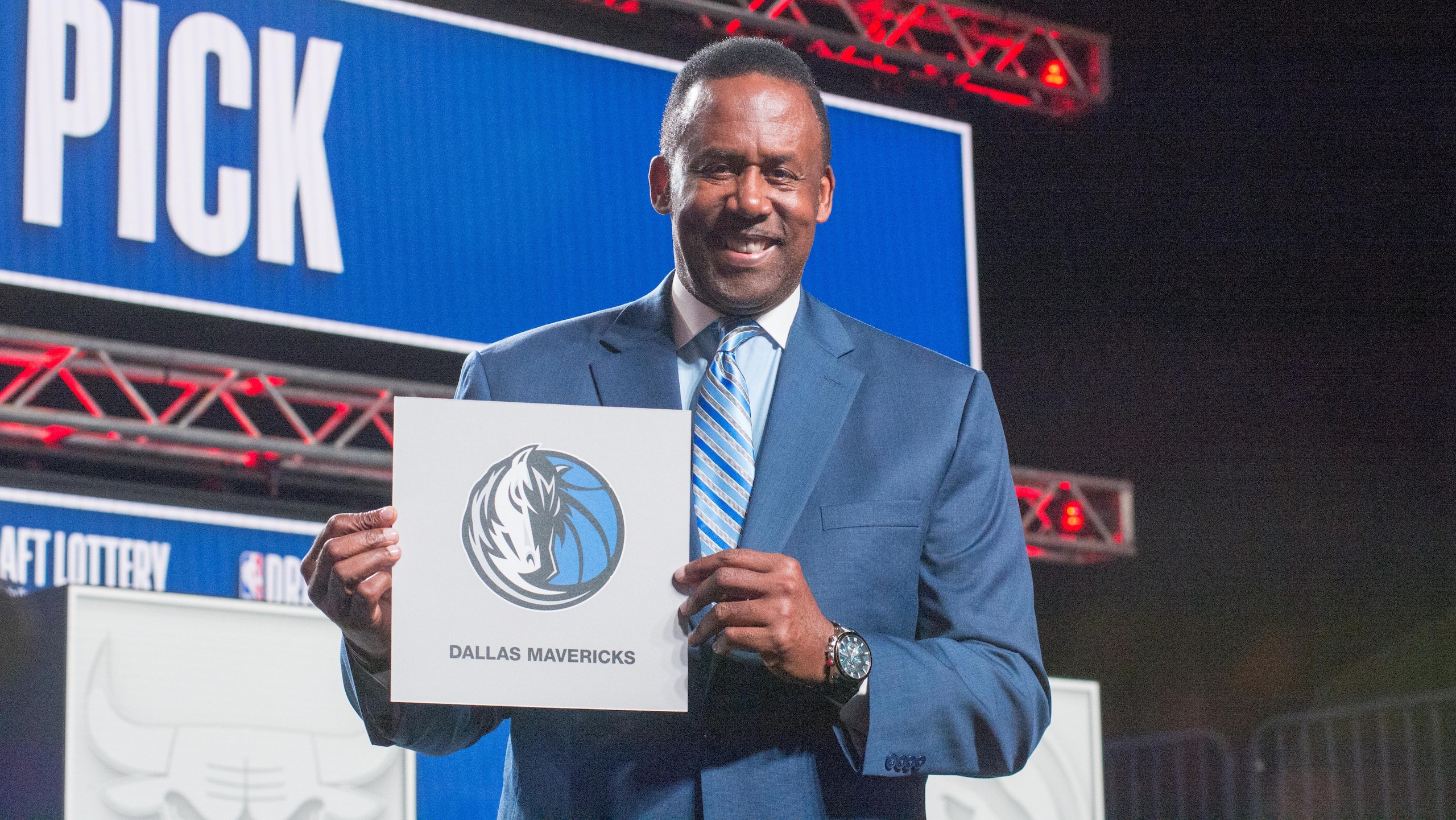 Dallas Mavericks won the 2025 NBA Draft Lottery in Chicago