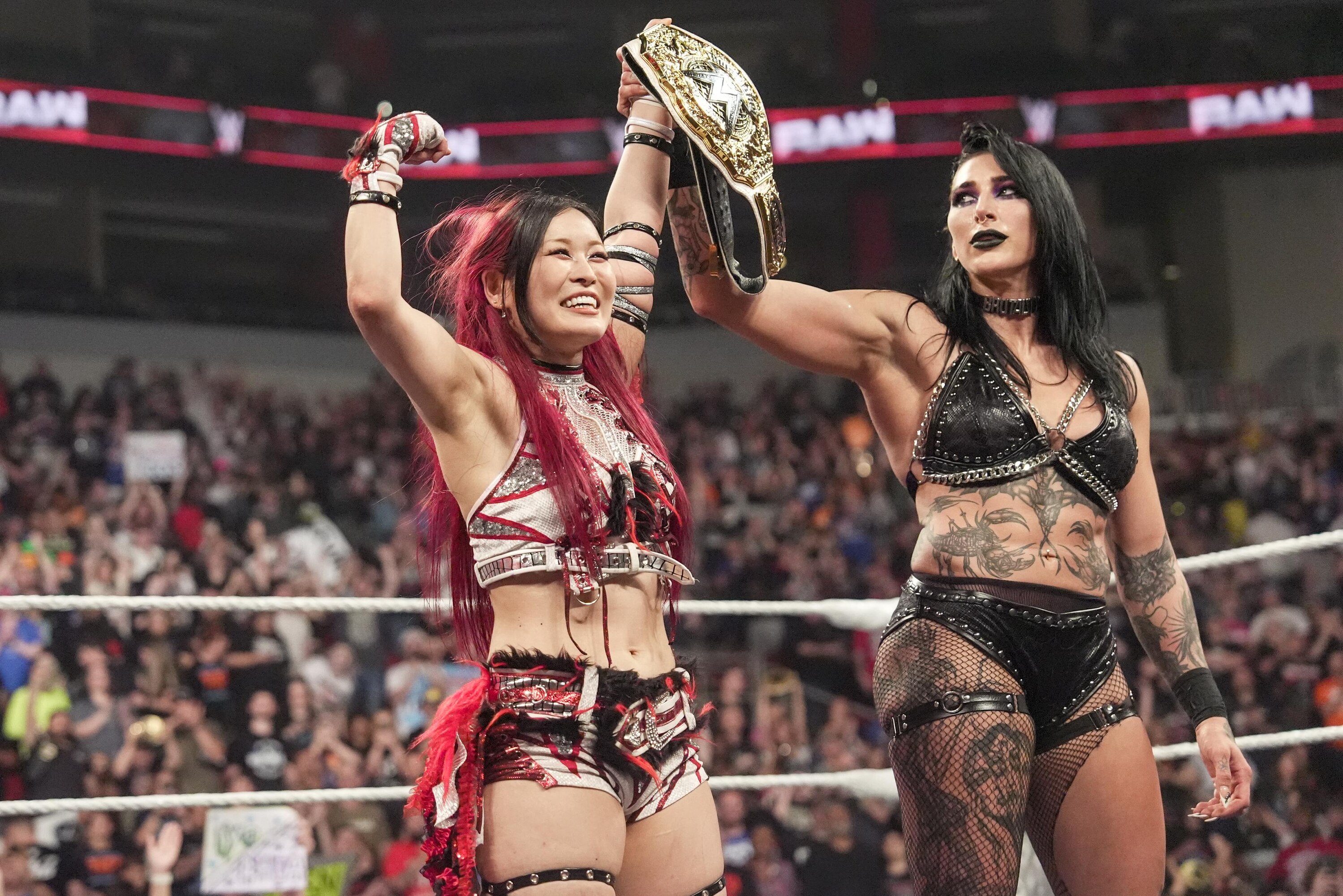 WWE Rumors on Evolution PLE, Draft Date; Hendry Talks TNA Contract Year, WWE Future