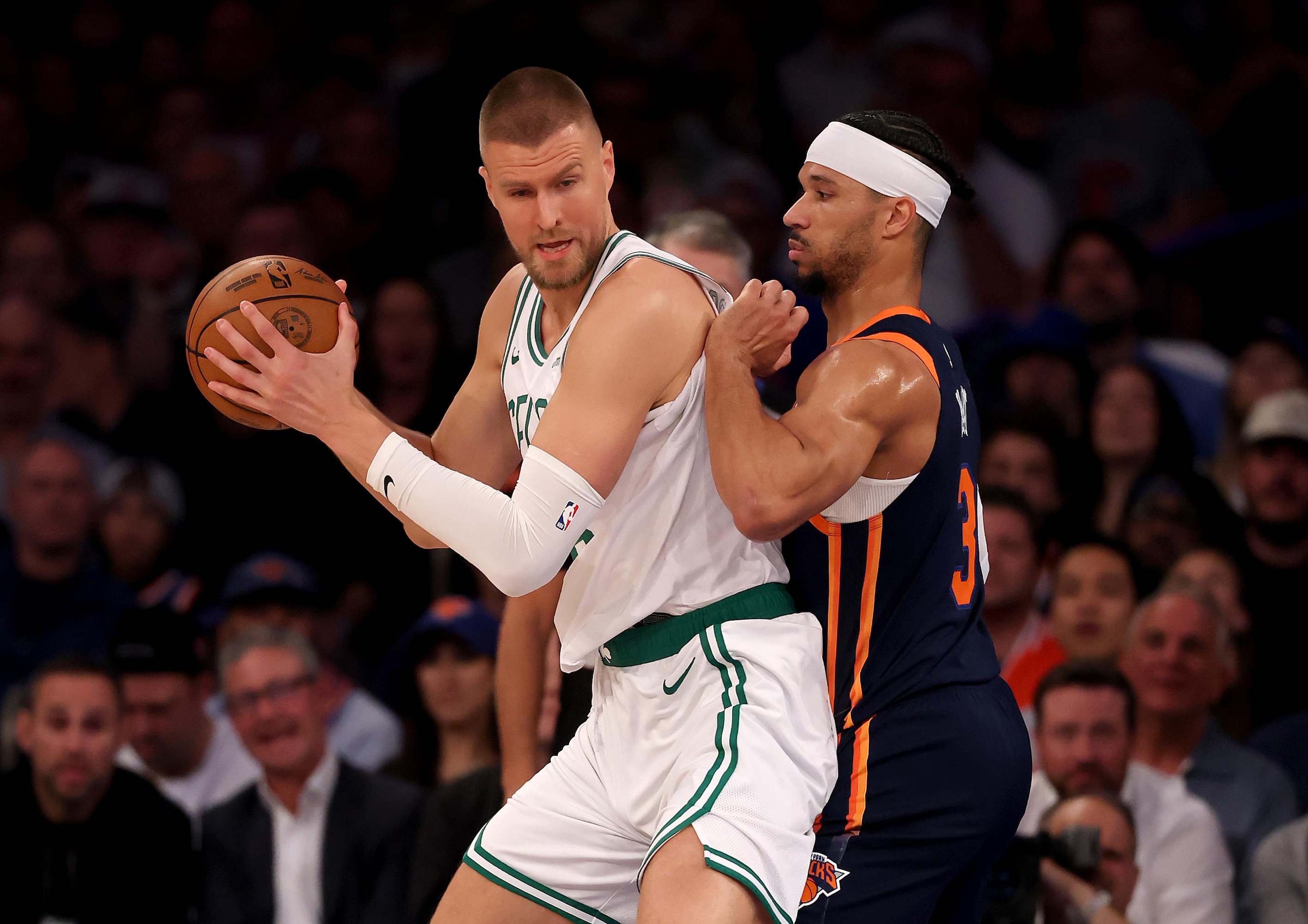 Porzingis Wanted to Return Even Though He 'Couldn't Breathe' vs. Knicks, Says Mazzulla