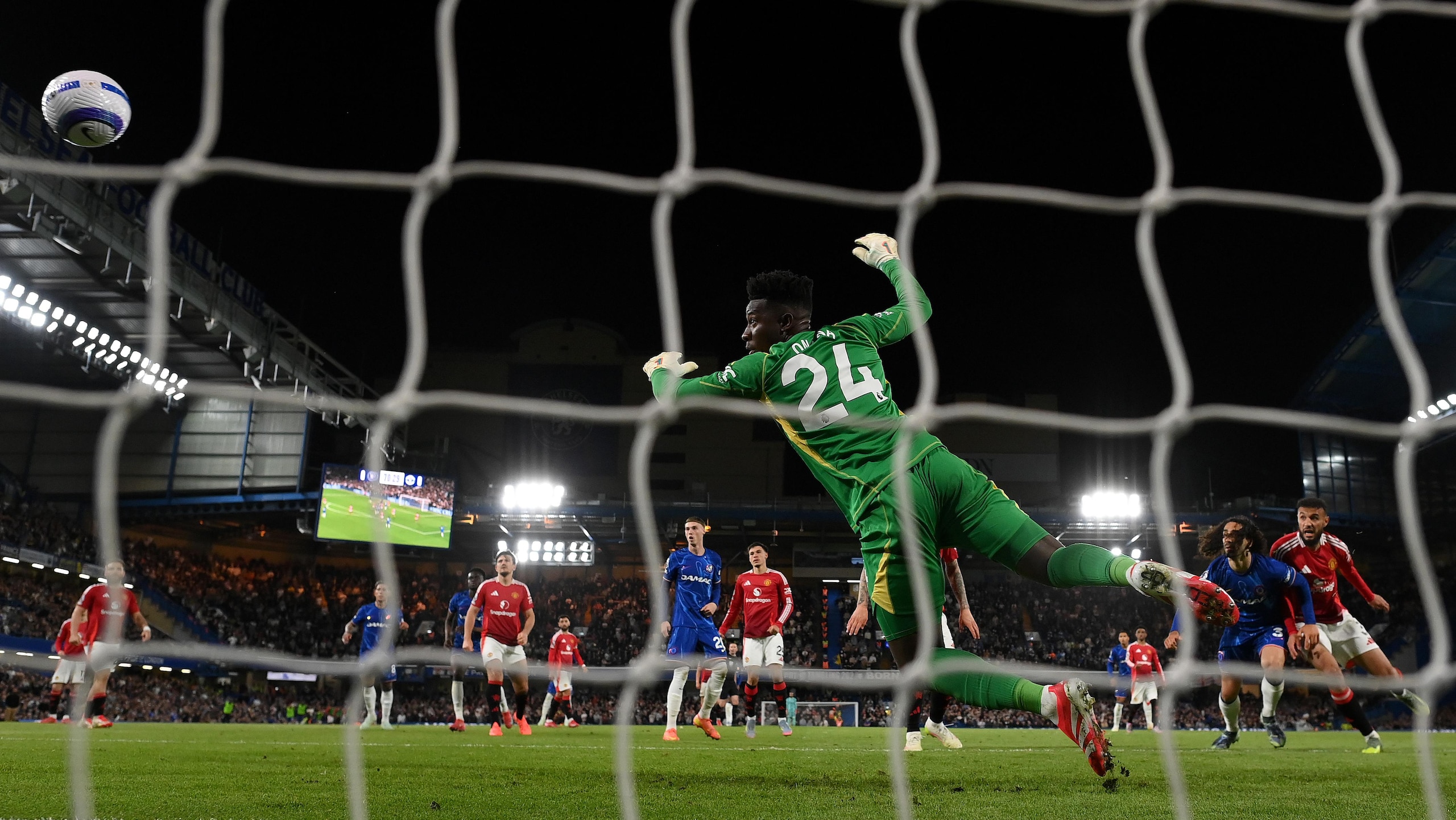 Chelsea FC v Manchester United FC - Premier League Chelsea FC v Manchester United FC - Premier League