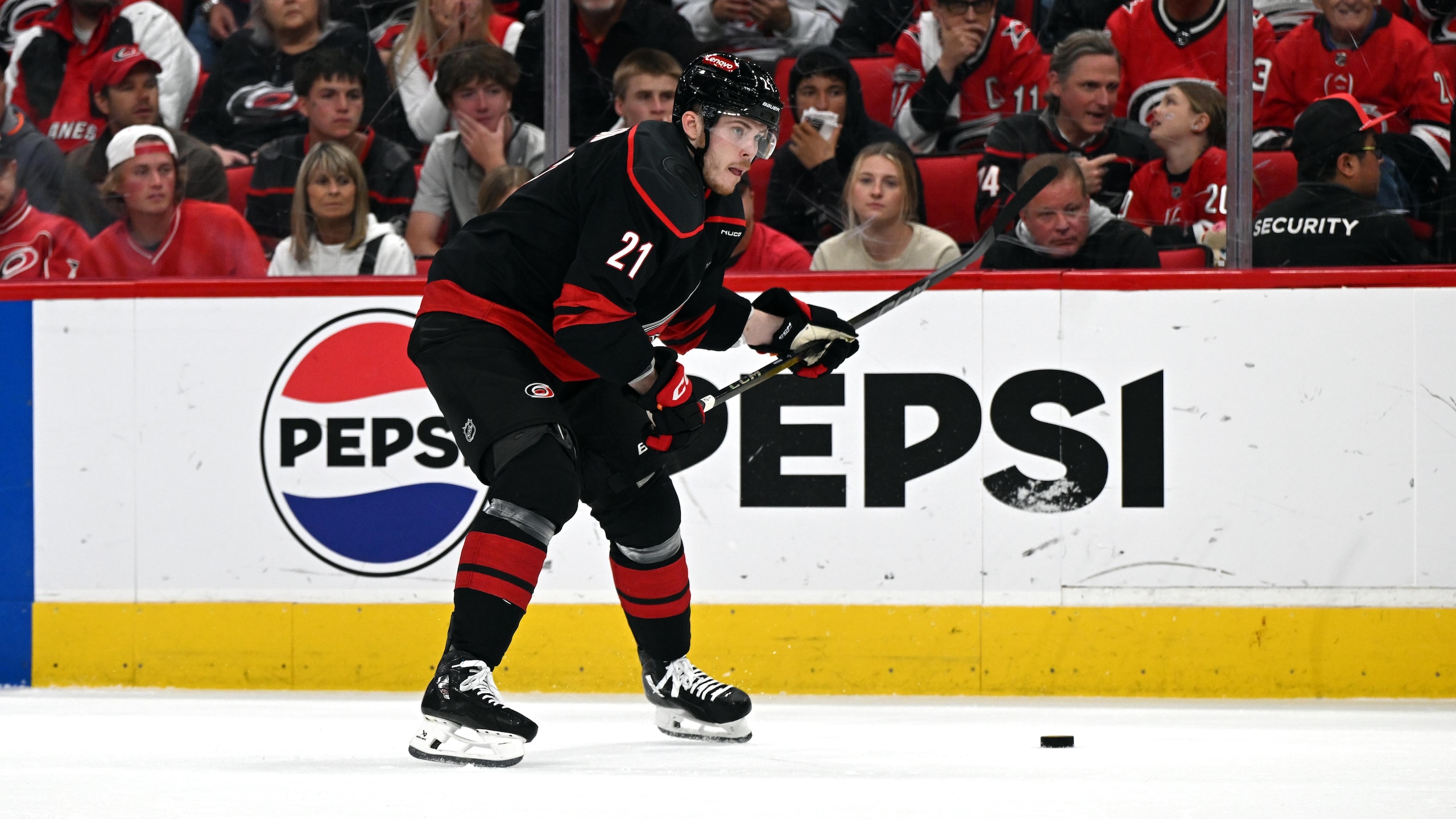 NHL: MAY 28 Stanley Cup Playoffsย Eastern Conference Final Panthers at Hurricanes NHL: MAY 28 Stanley Cup Playoffsย Eastern Conference Final Panthers at Hurricanes