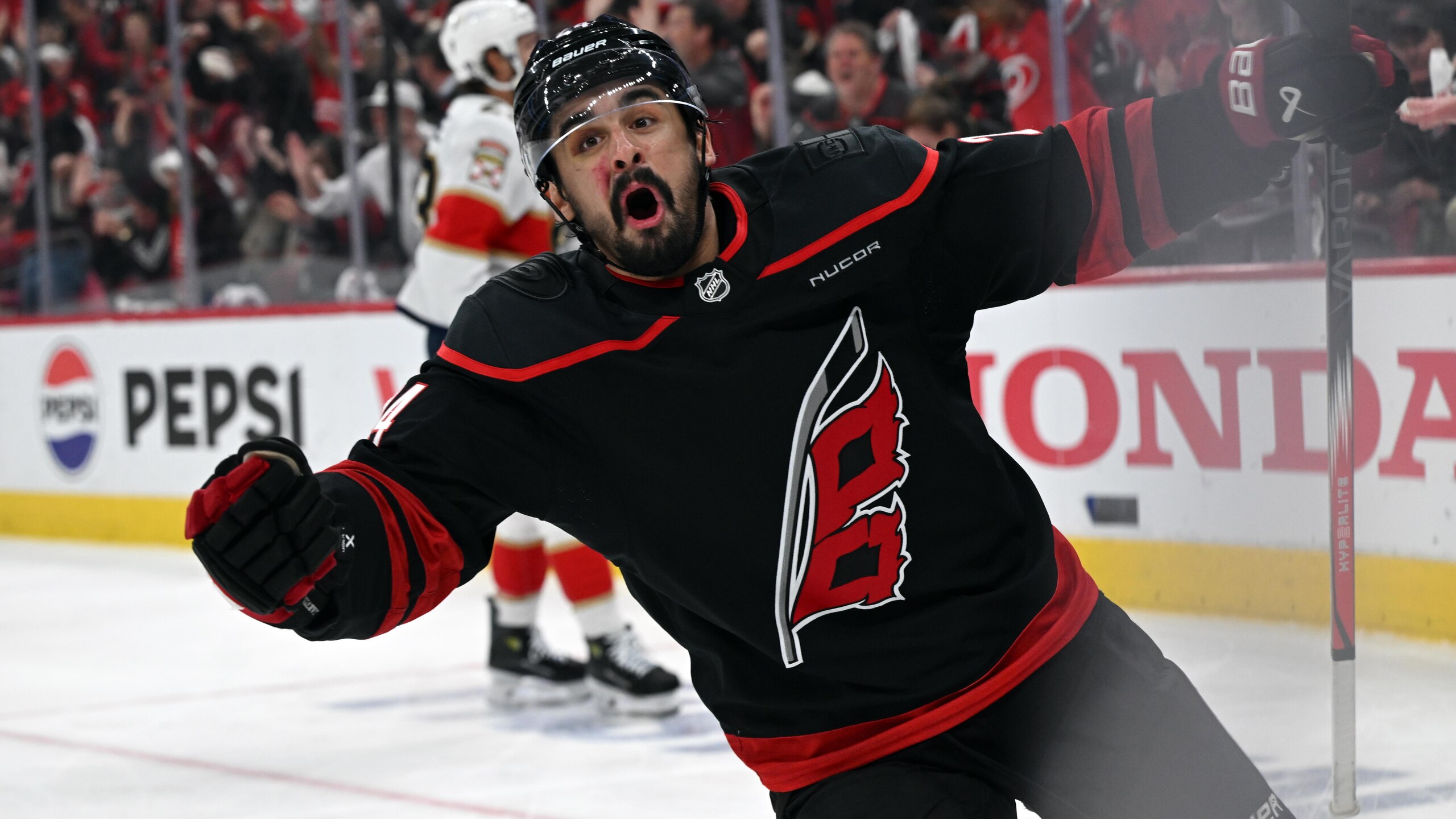 NHL: MAY 28 Stanley Cup Playoffs Eastern Conference Final Panthers at Hurricanes