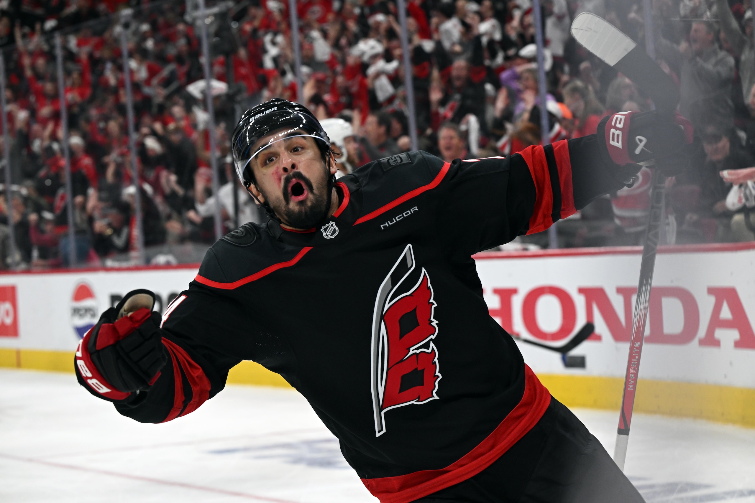 NHL: MAY 28 Stanley Cup Playoffs Eastern Conference Final Panthers at Hurricanes