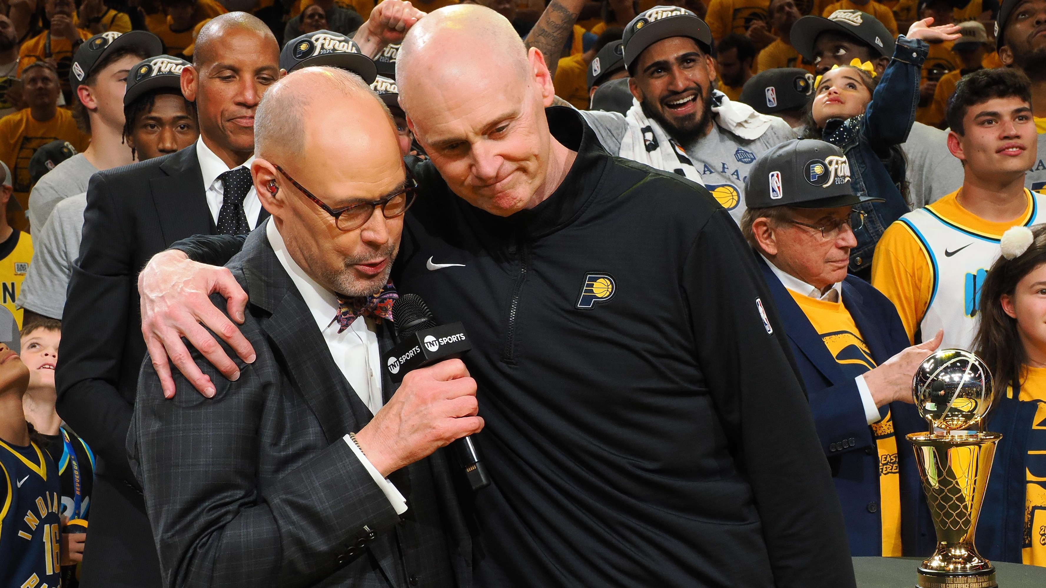 Rick Carlisle Says LeBron James, Steph Curry Remain 'Gold Standard' Among NBA Players