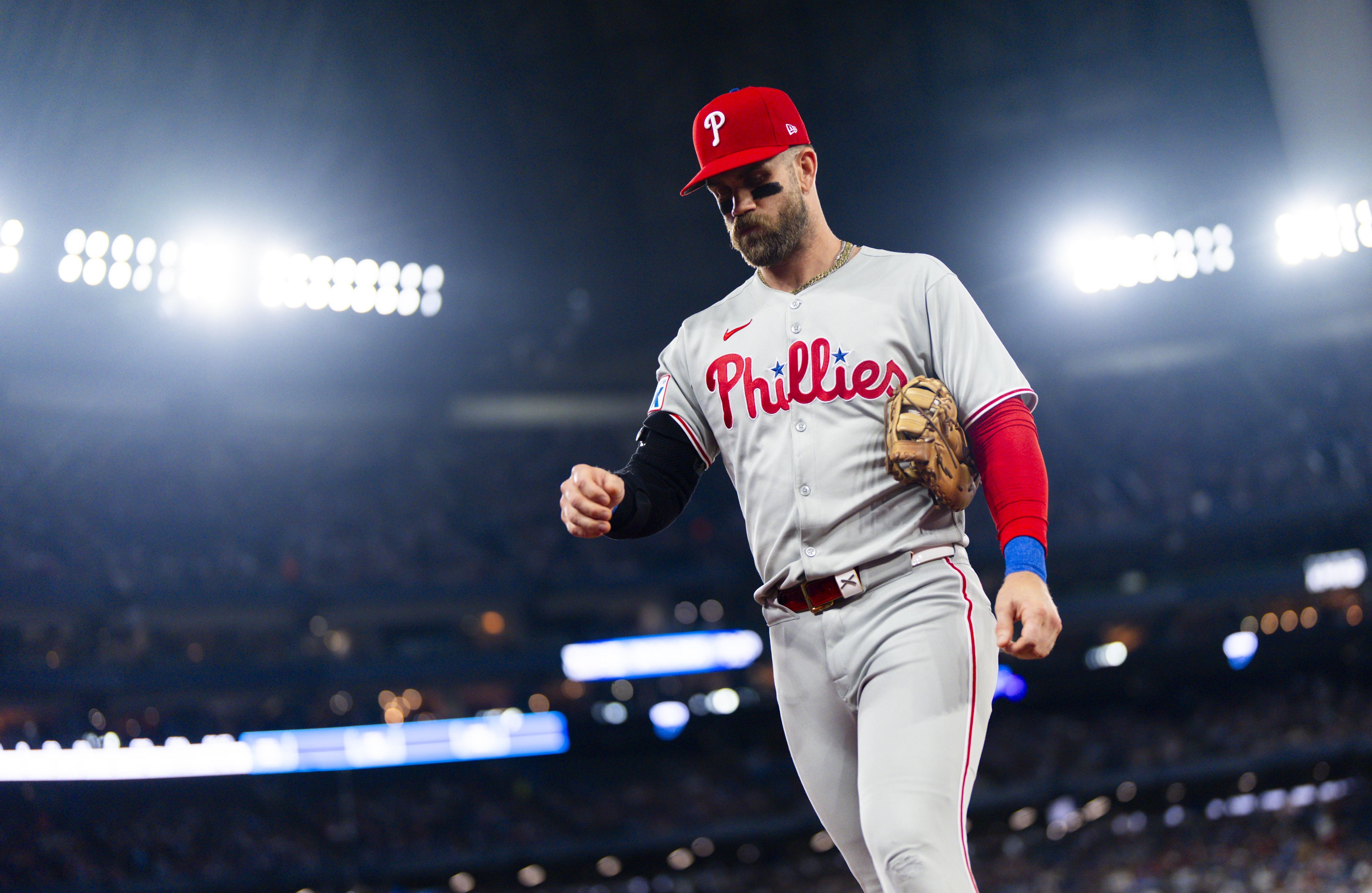 Phillies' Bryce Harper Out vs. Pirates With Wrist Injury, Is Day-to-Day