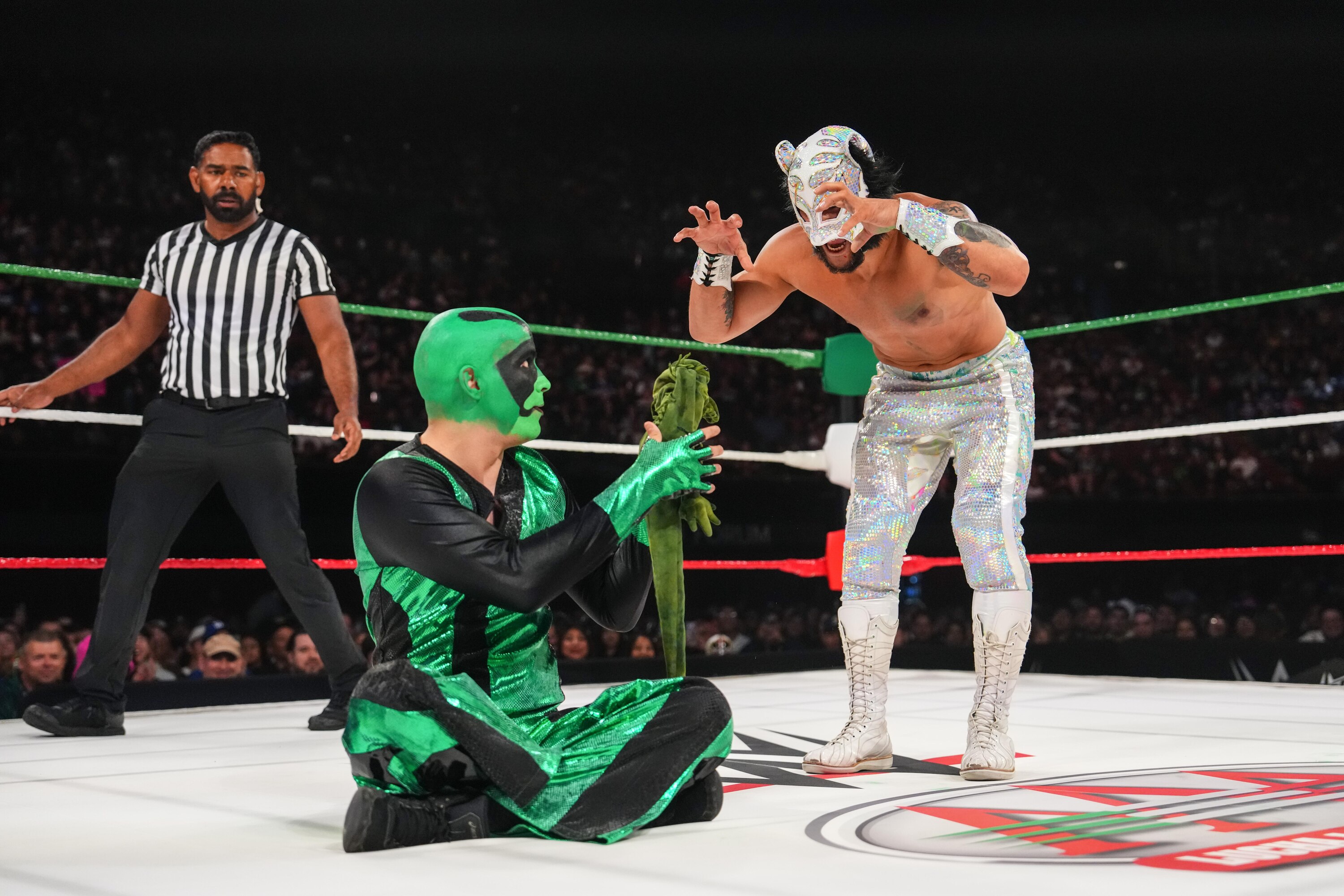 Why Comedy Acts Like WWE's R-Truth and Mr. Iguana Are So Hot Right Now