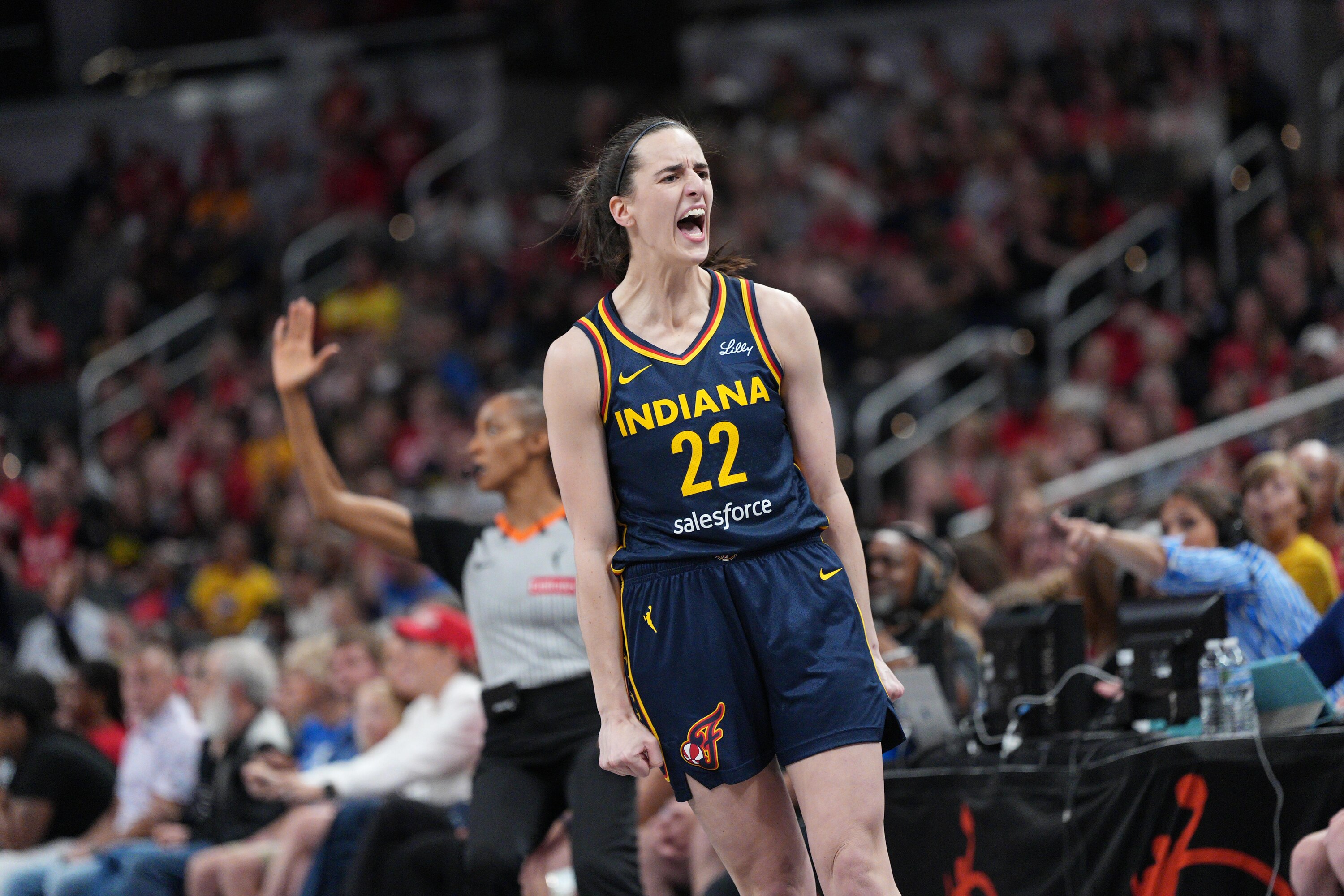 Caitlin Clark Scores 32 in Injury Return as Fever Hand Ionescu, Liberty 1st  Loss