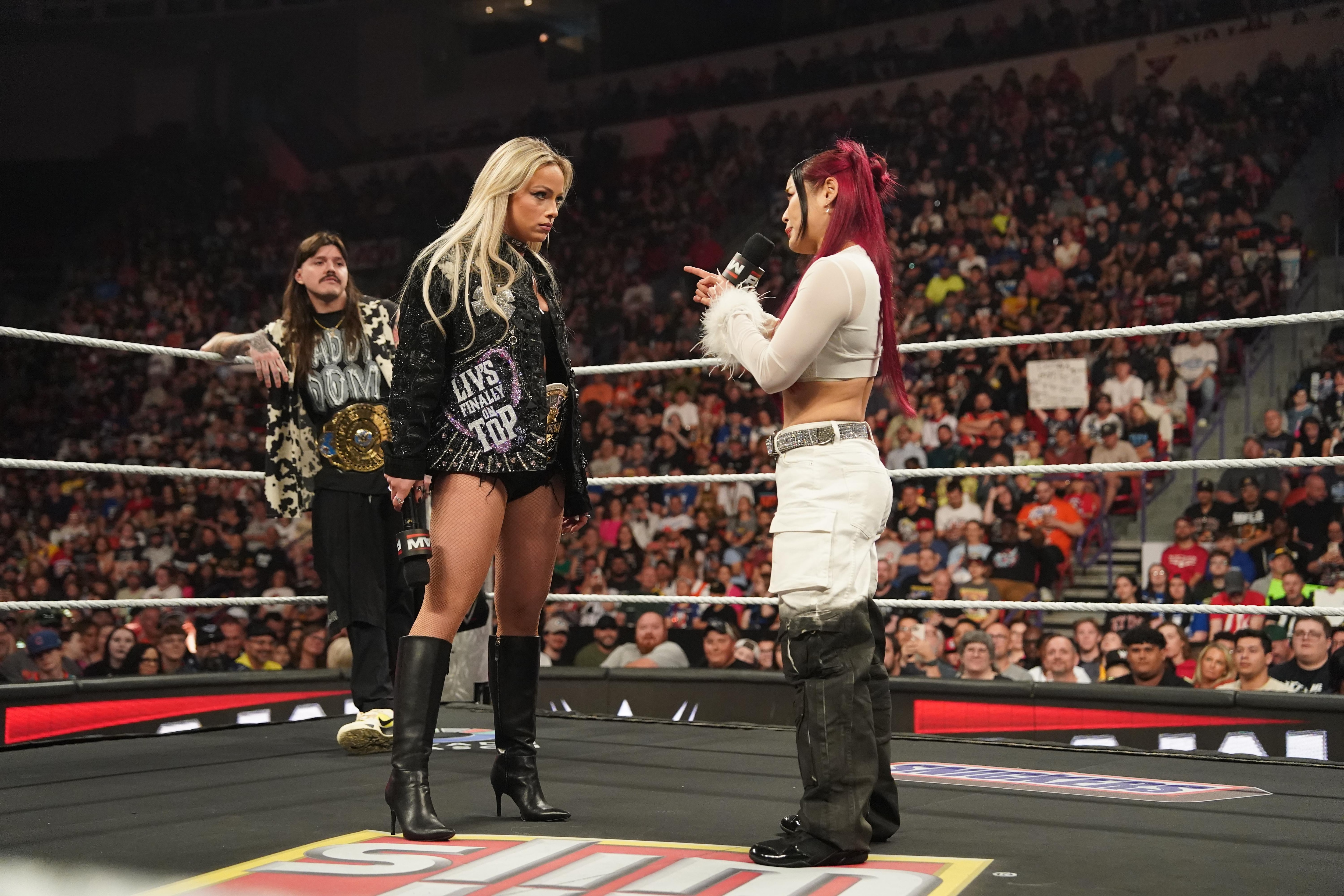 Liv Morgan Suffers Shoulder Injury, Match Stopped vs. Kairi Sane on WWE Raw