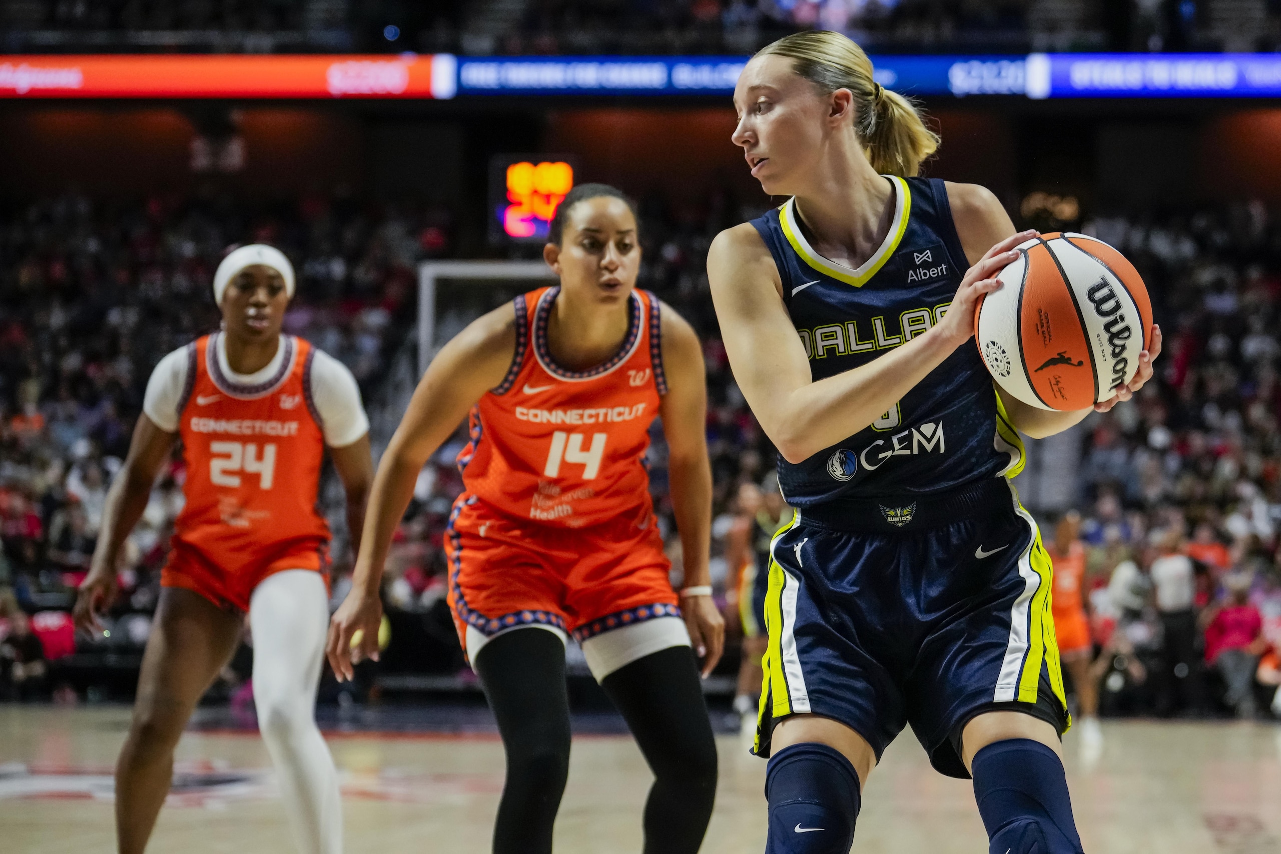 Dallas Wings v Connecticut Sun Dallas Wings v Connecticut Sun