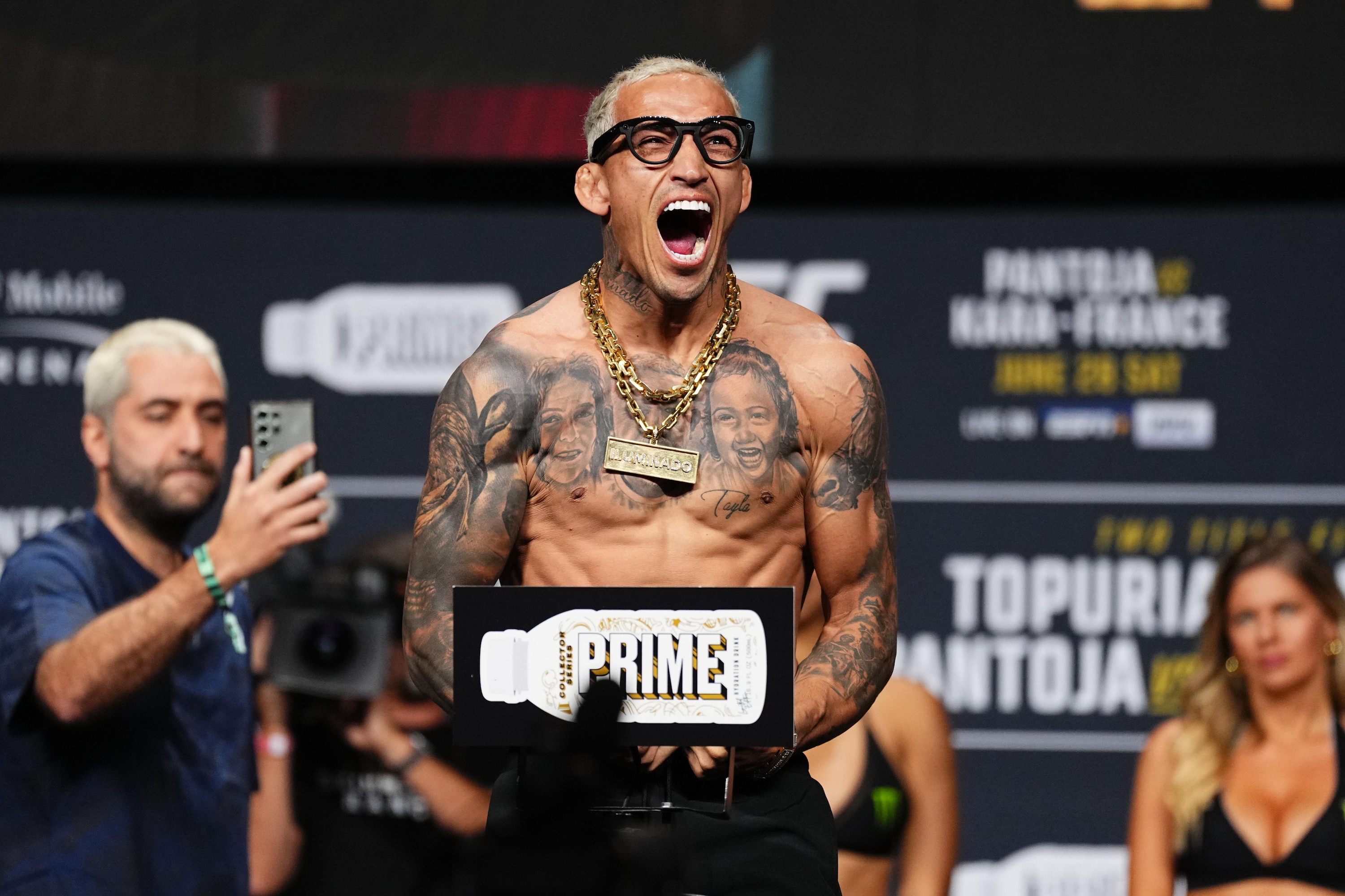 Drake Loses $200K Bet as Ilia Topuria KOs Charles Oliveira at UFC 317 to Win Title