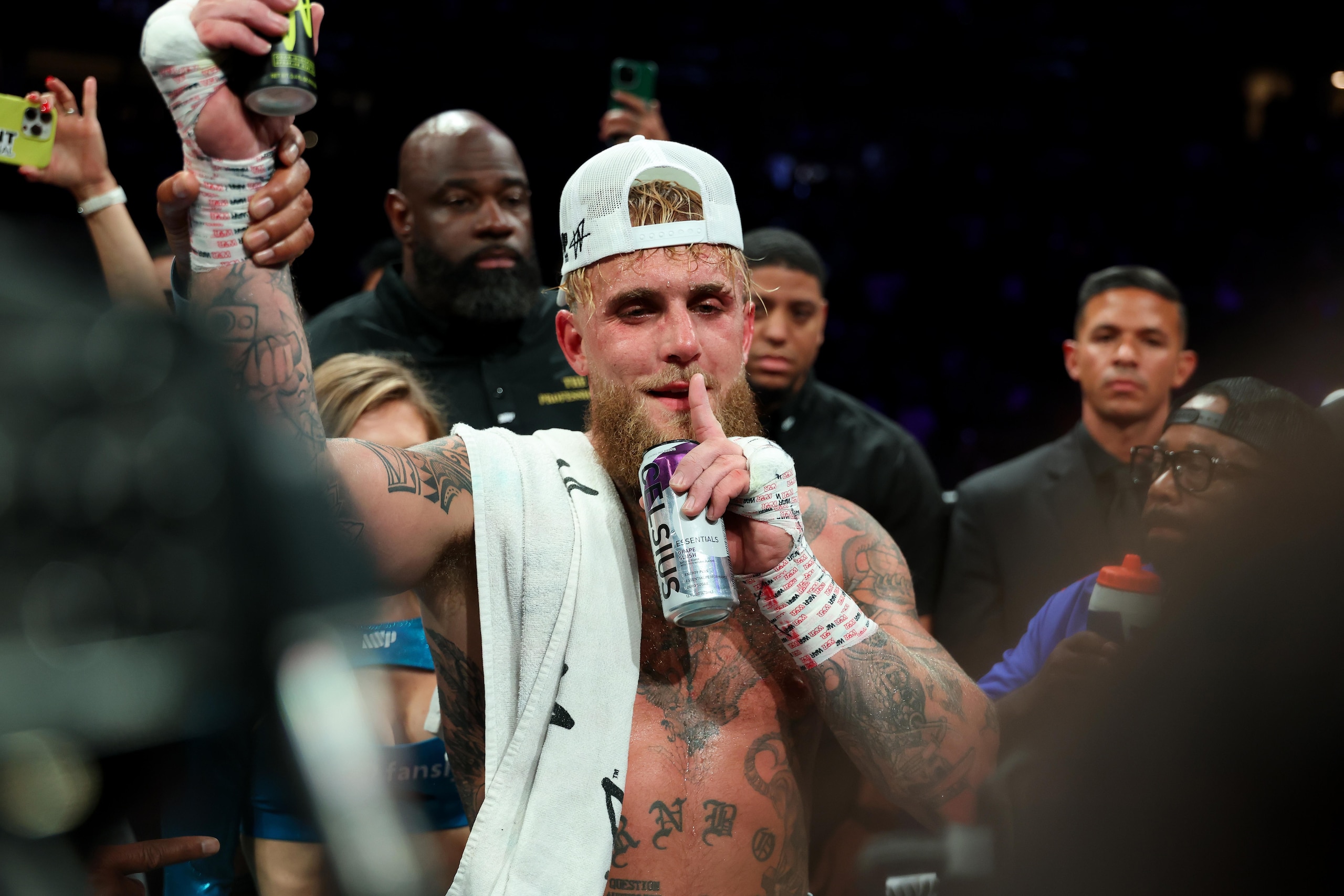 Jake Paul v Julio Cesar Chavez Jr.
