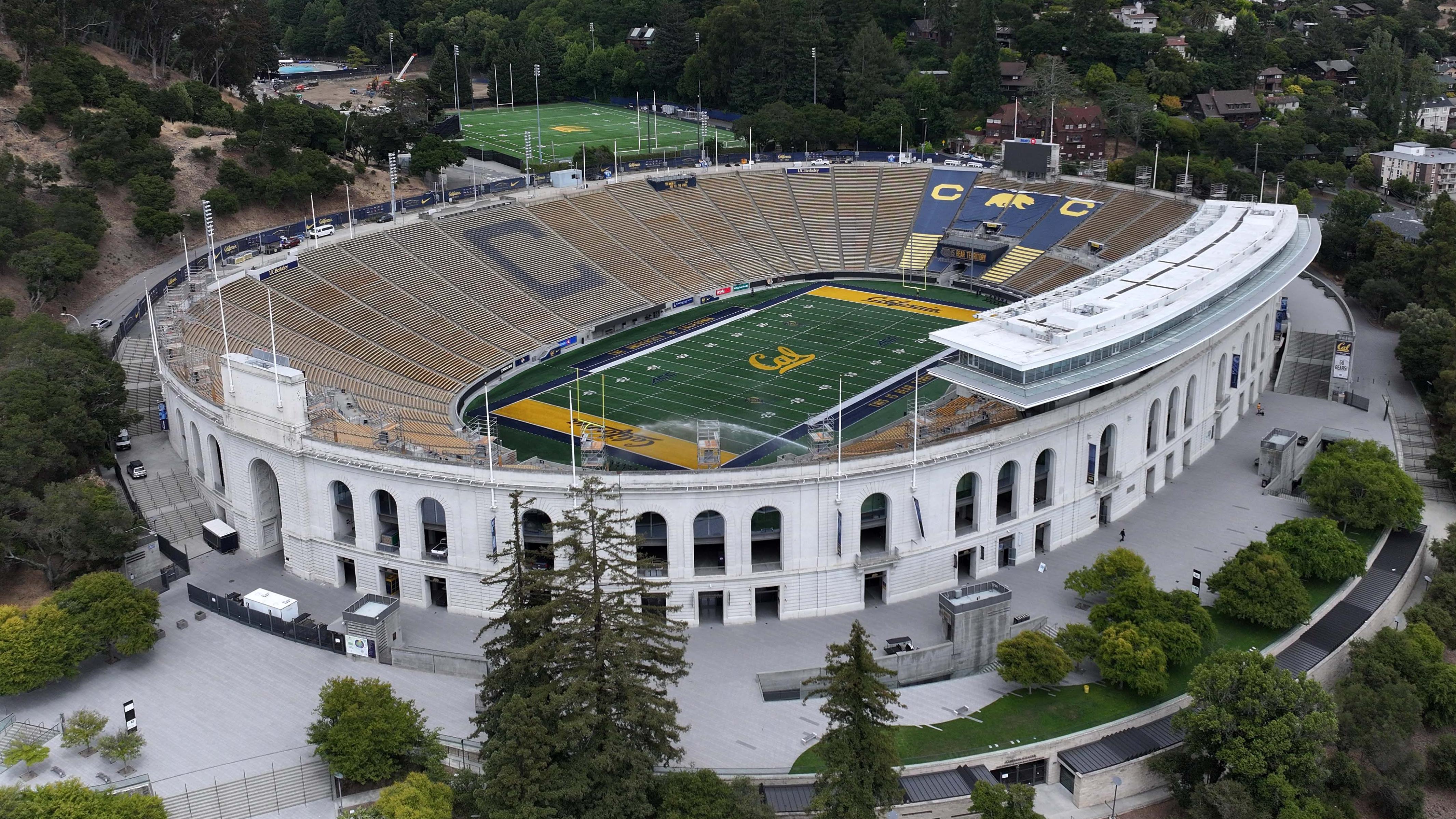 Cal Football, Raiders’ ‘Black Hole’ Fan Group Partner for New Section in CFB Stadium