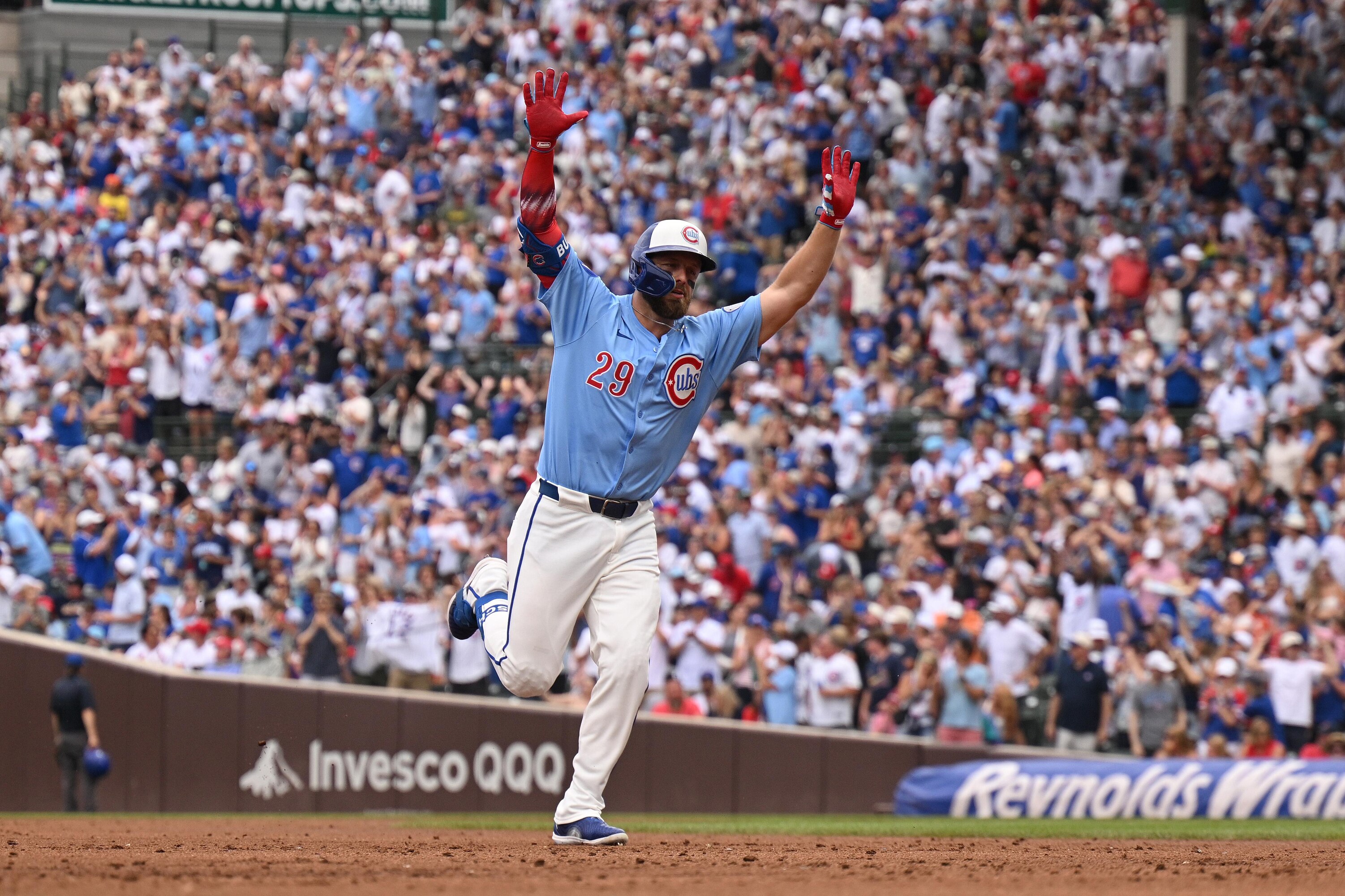 Cubs Break Franchise Record with 8 HRs vs. Cardinals, Michael Busch Hits 3 HRs
