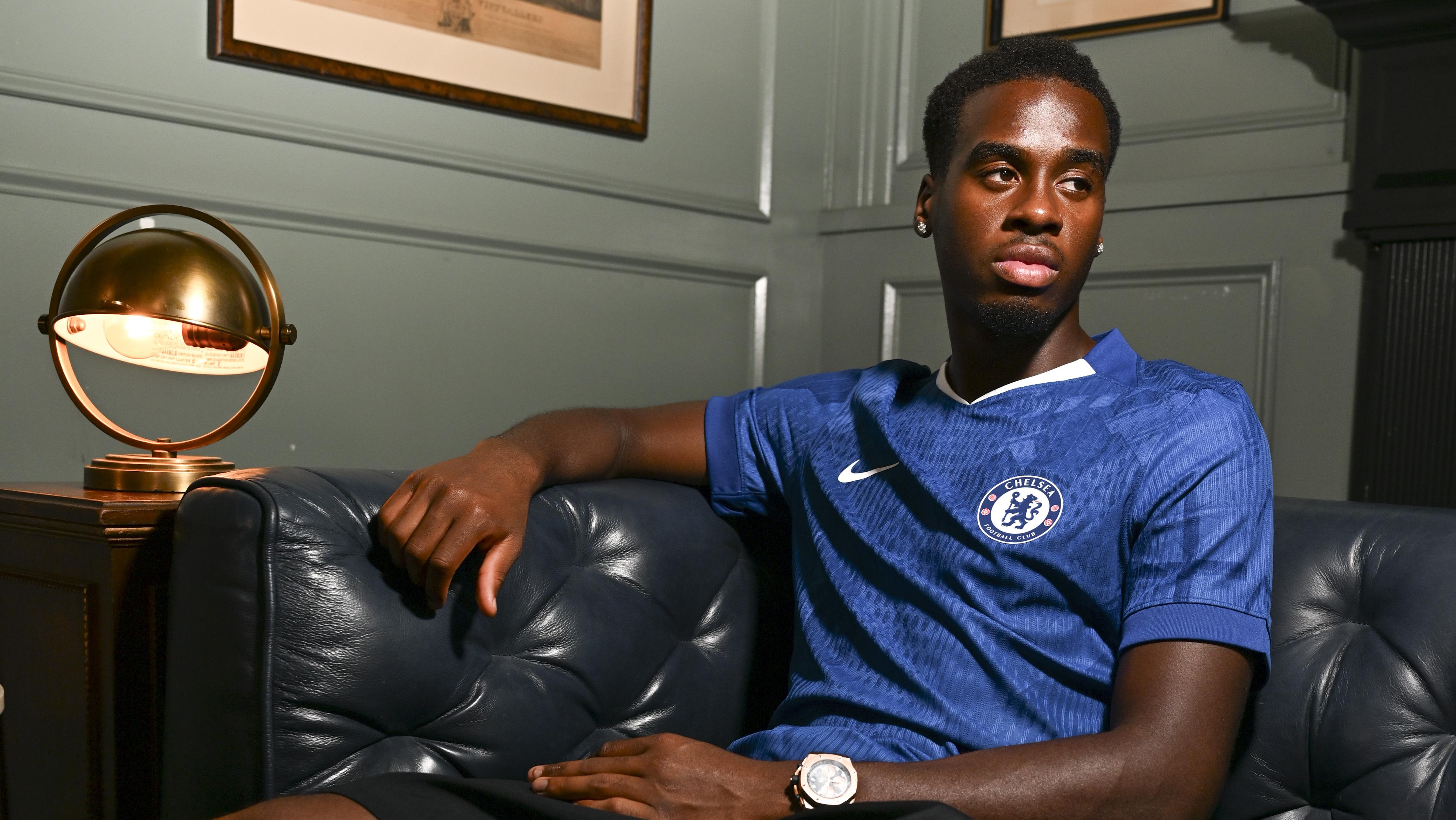 Chelsea Unveil New Signing Jamie Gittens...