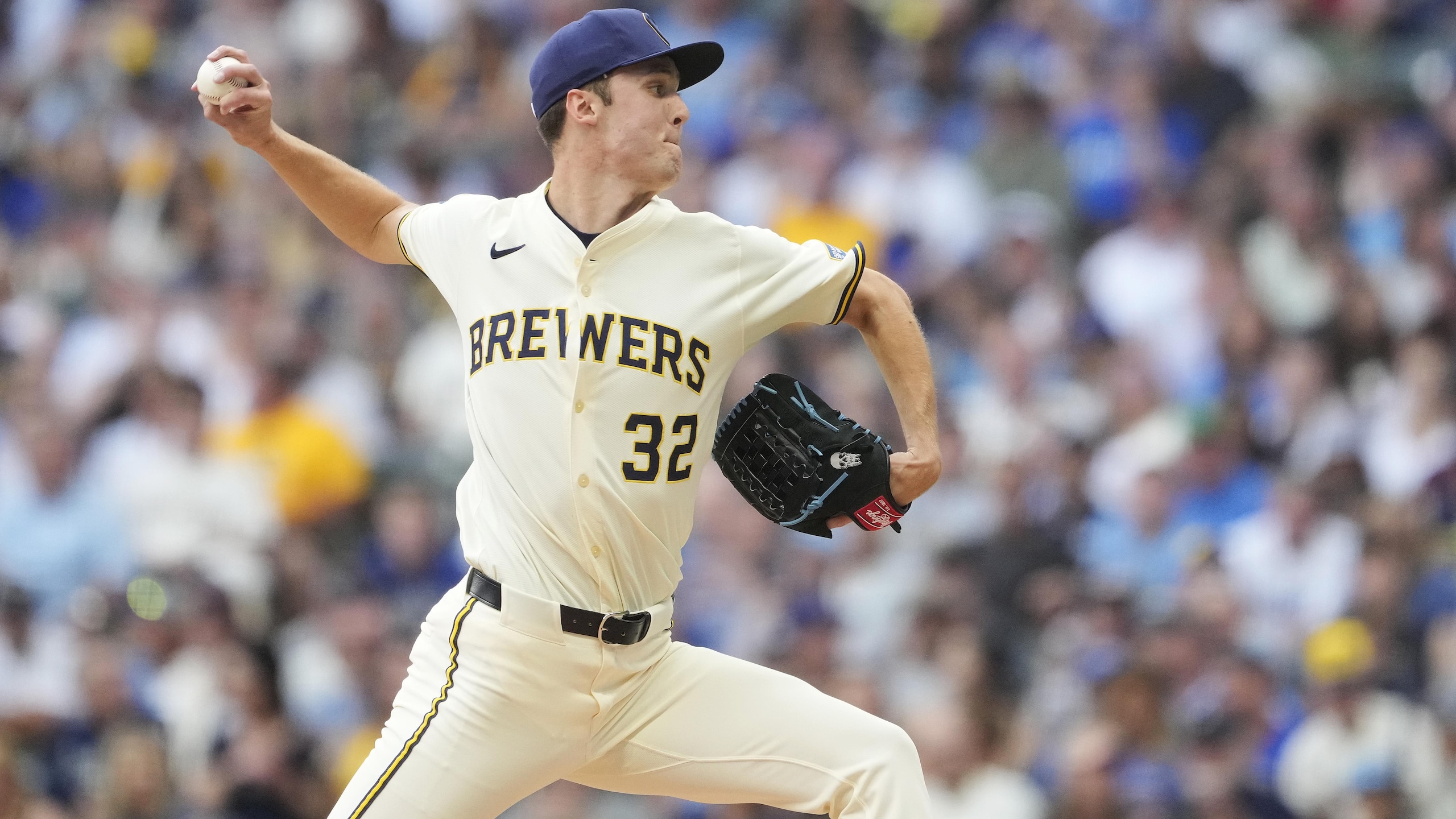 Los Angeles Dodgers v Milwaukee Brewers