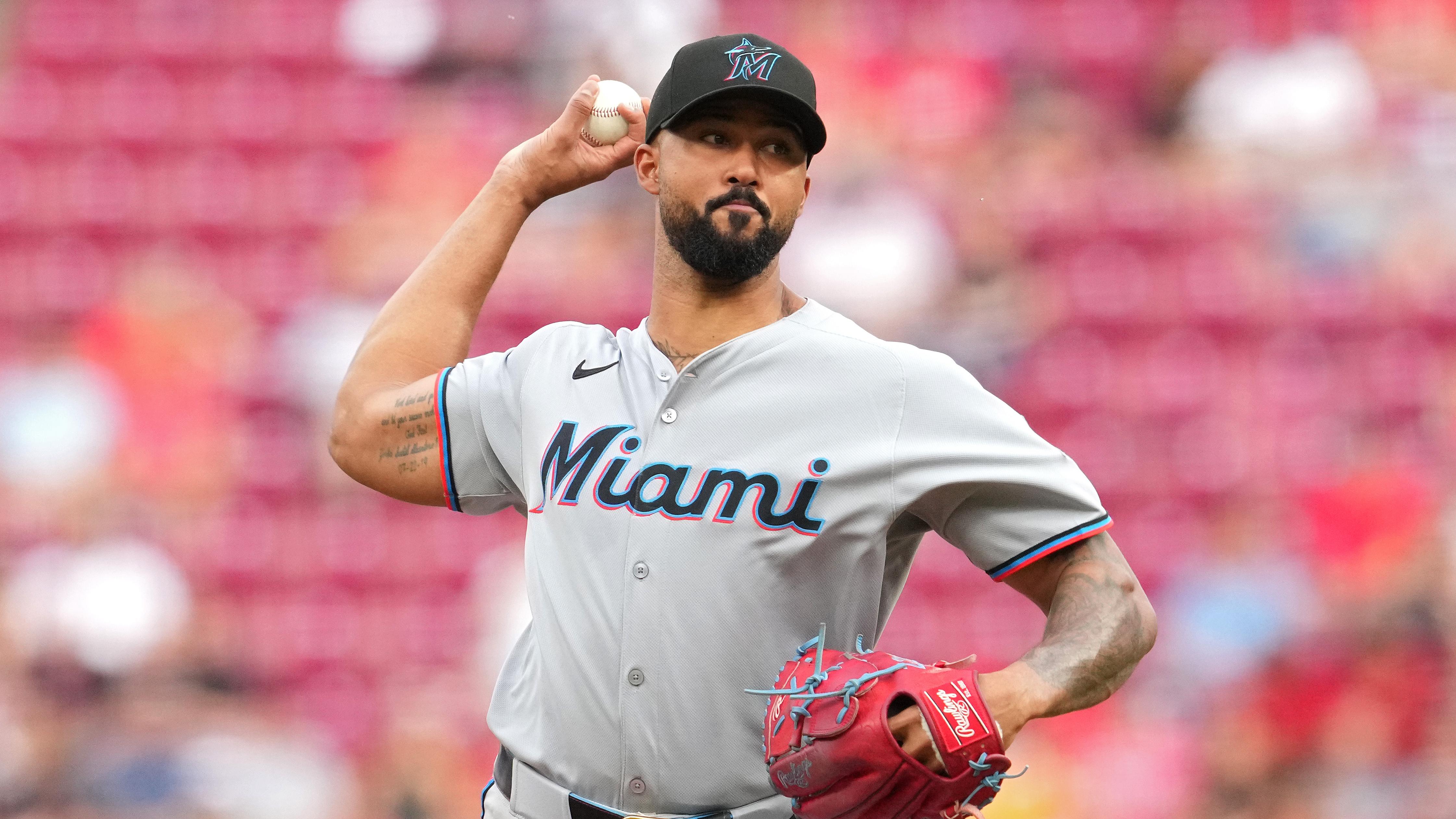 Miami Marlins v Cincinnati Reds