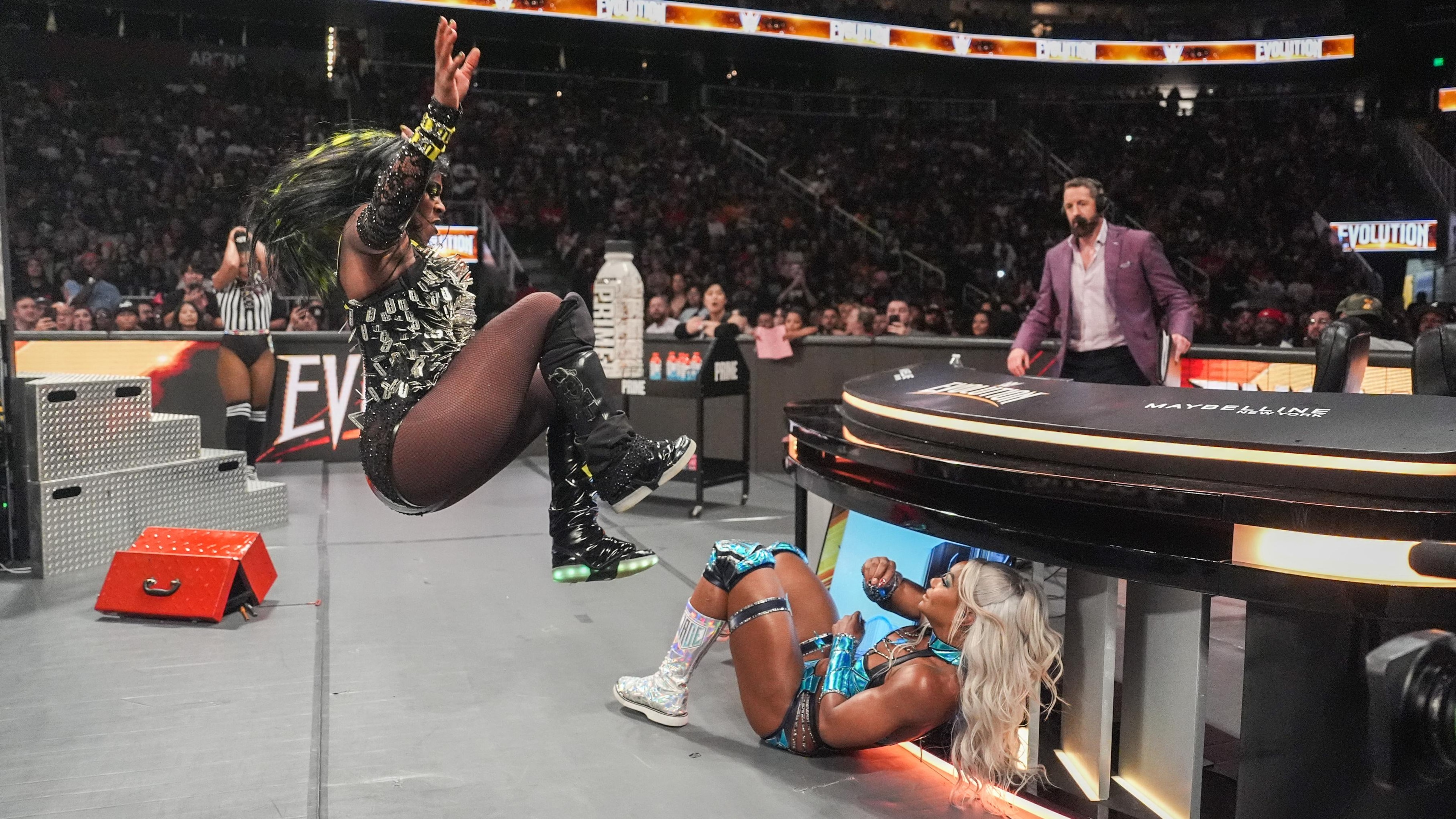 WWE - Evolution WWE - Evolution