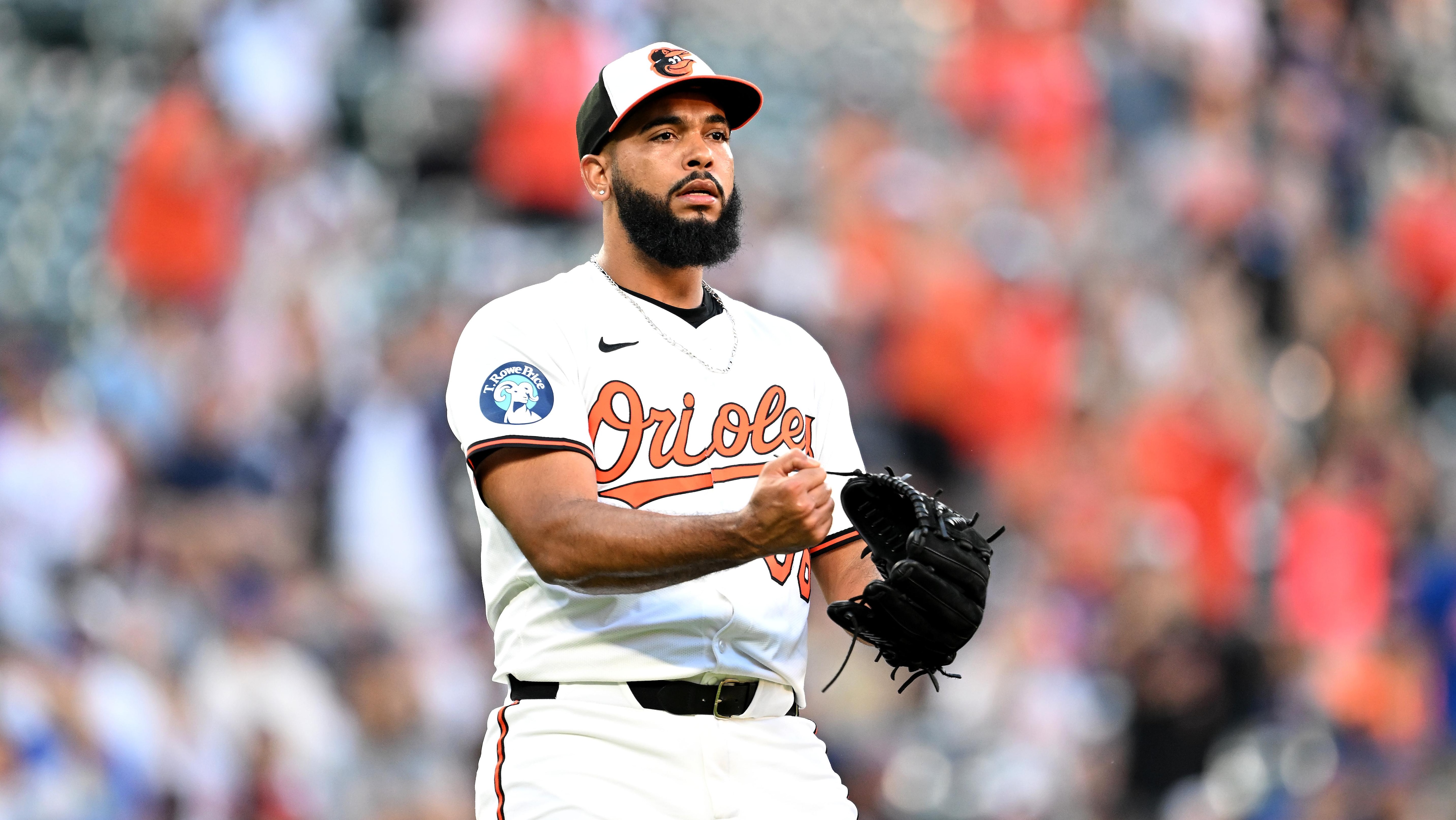 Pitcher Traded During Blue Jays-Orioles Doubleheader, Switches Clubhouses in Video